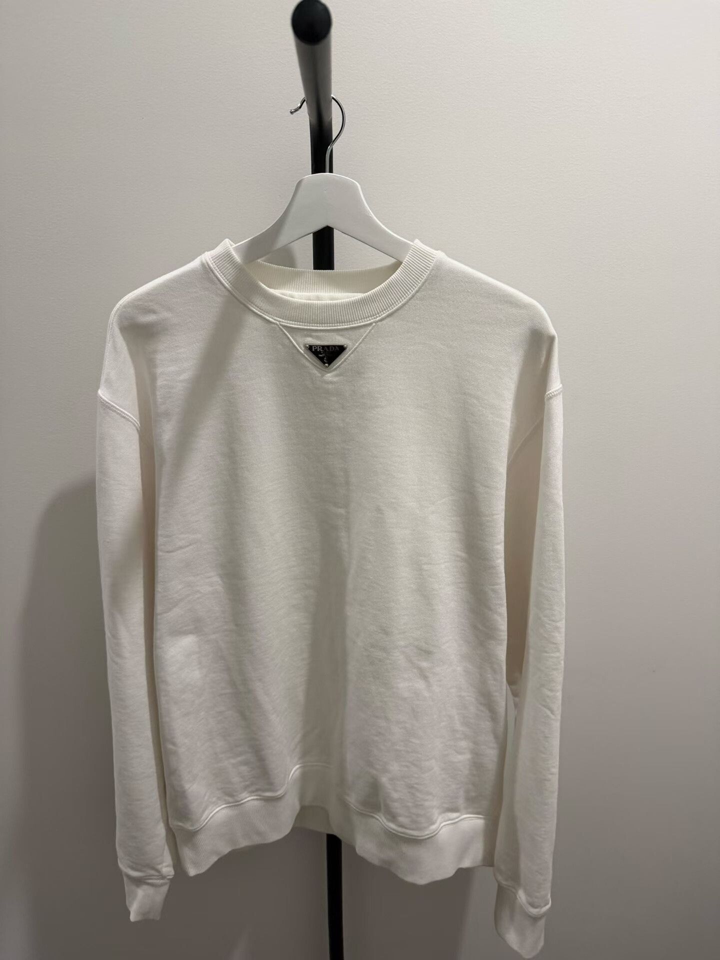 Prada prada white logo sweatshirt size s Size US S / EU 44-46 / 1 - 1 Thumbnail