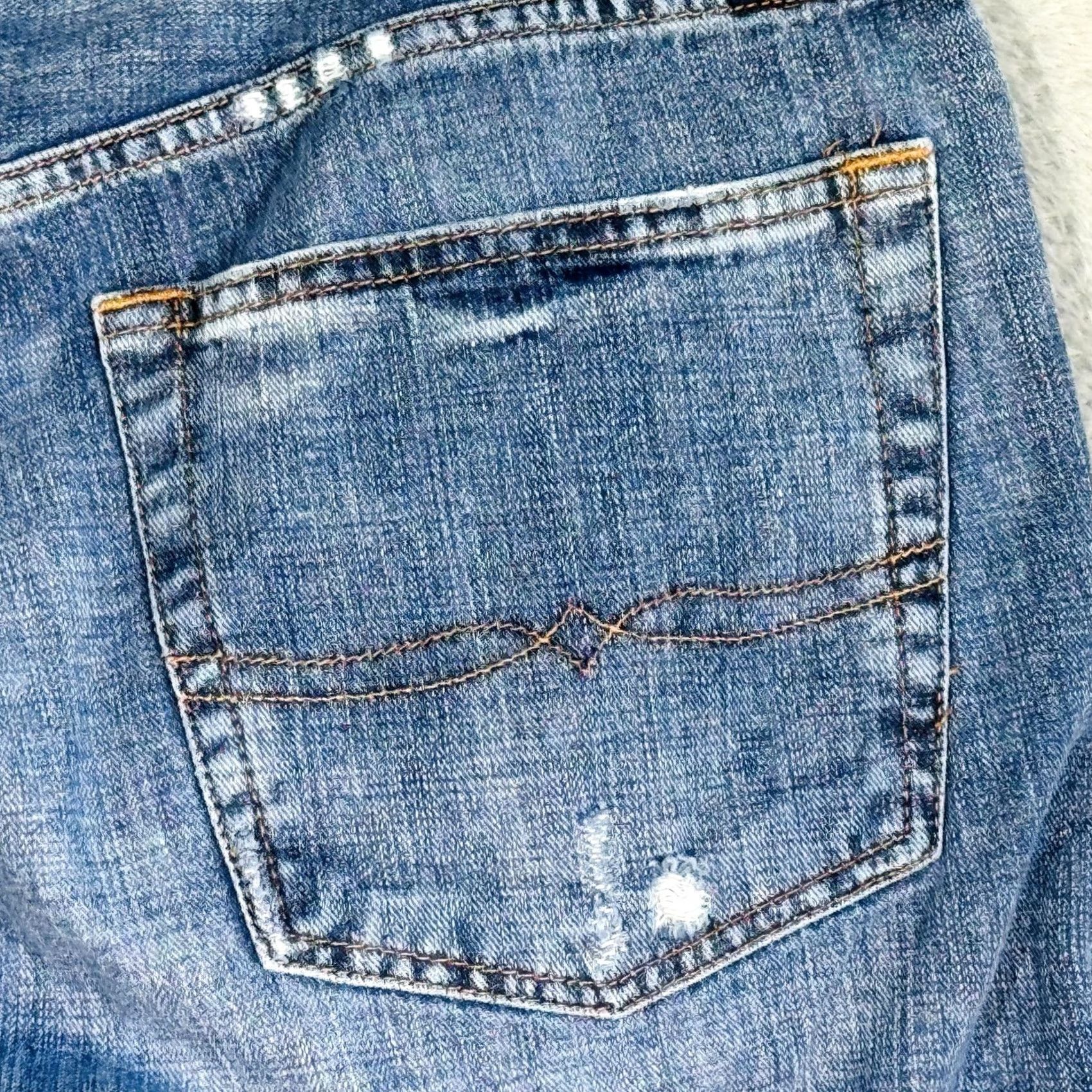 Lucky Brand Lucky Brand 221 Original Straight Jeans Mens 36x34 Blue Light Wash Denim Shirt? Size US 36 / EU 52 - 5 Thumbnail