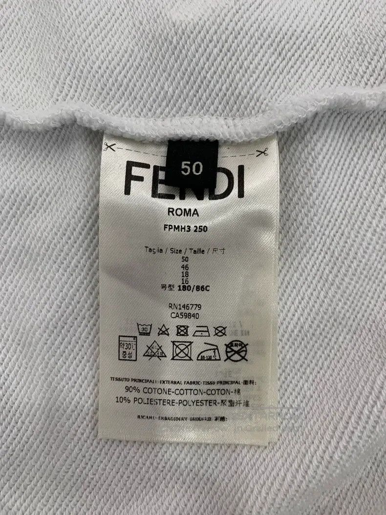 Fendi Fendi Roma Embossed Letter Logo Black and White Color-Bloc Size US M / EU 48-50 / 2 - 7 Thumbnail