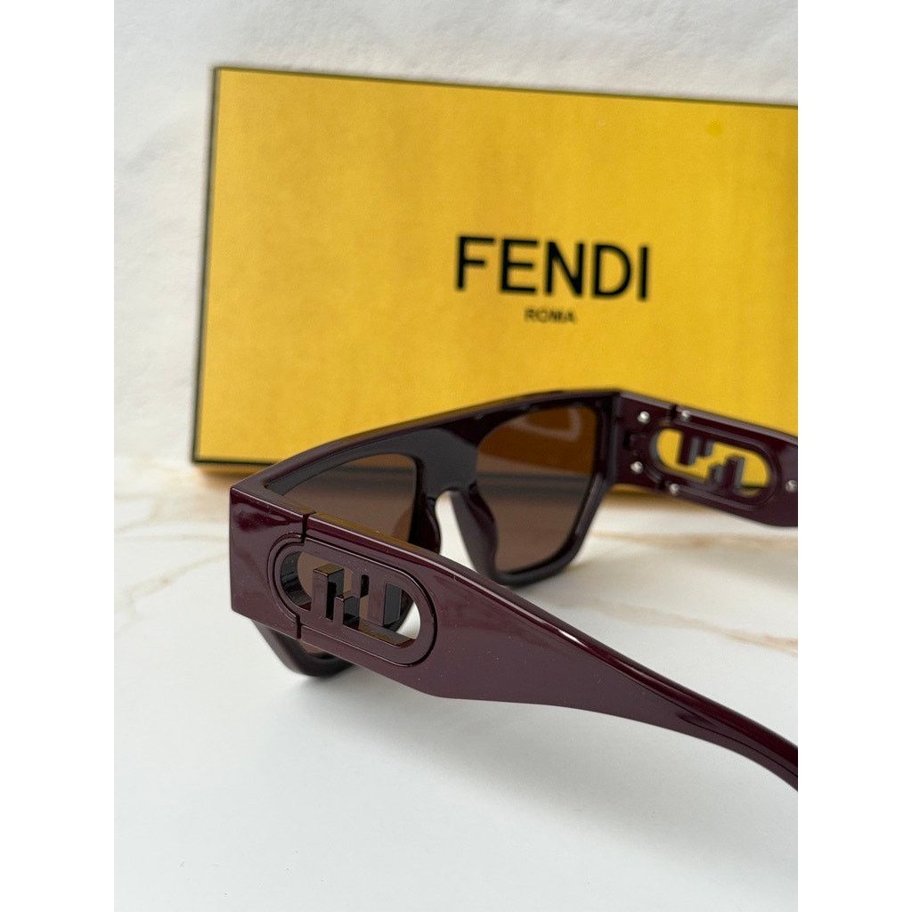 Fendi NEW Fendi FE40108U Burgundy Flat Top Sunglasses Size ONE SIZE - 5 Thumbnail
