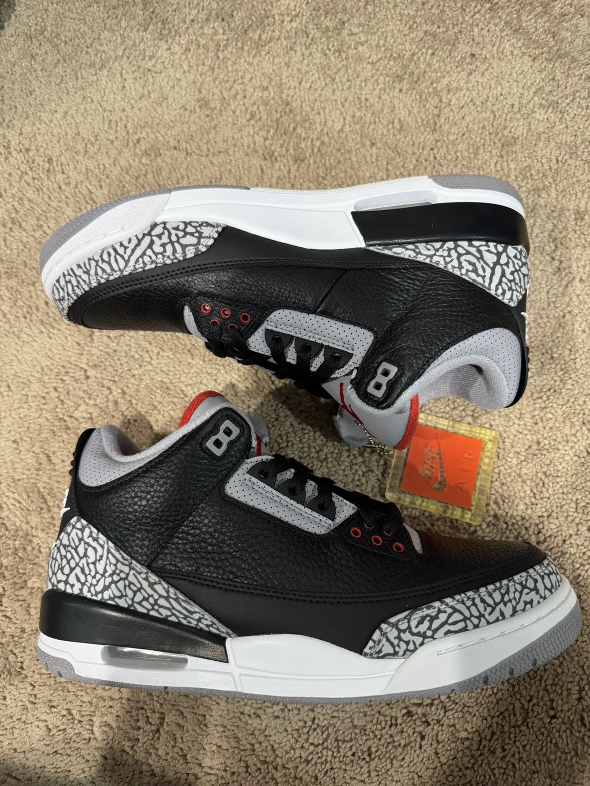 Jordan Brand Jordan 3 Black cement 2018 Size US 10 / EU 43 - 2 Thumbnail