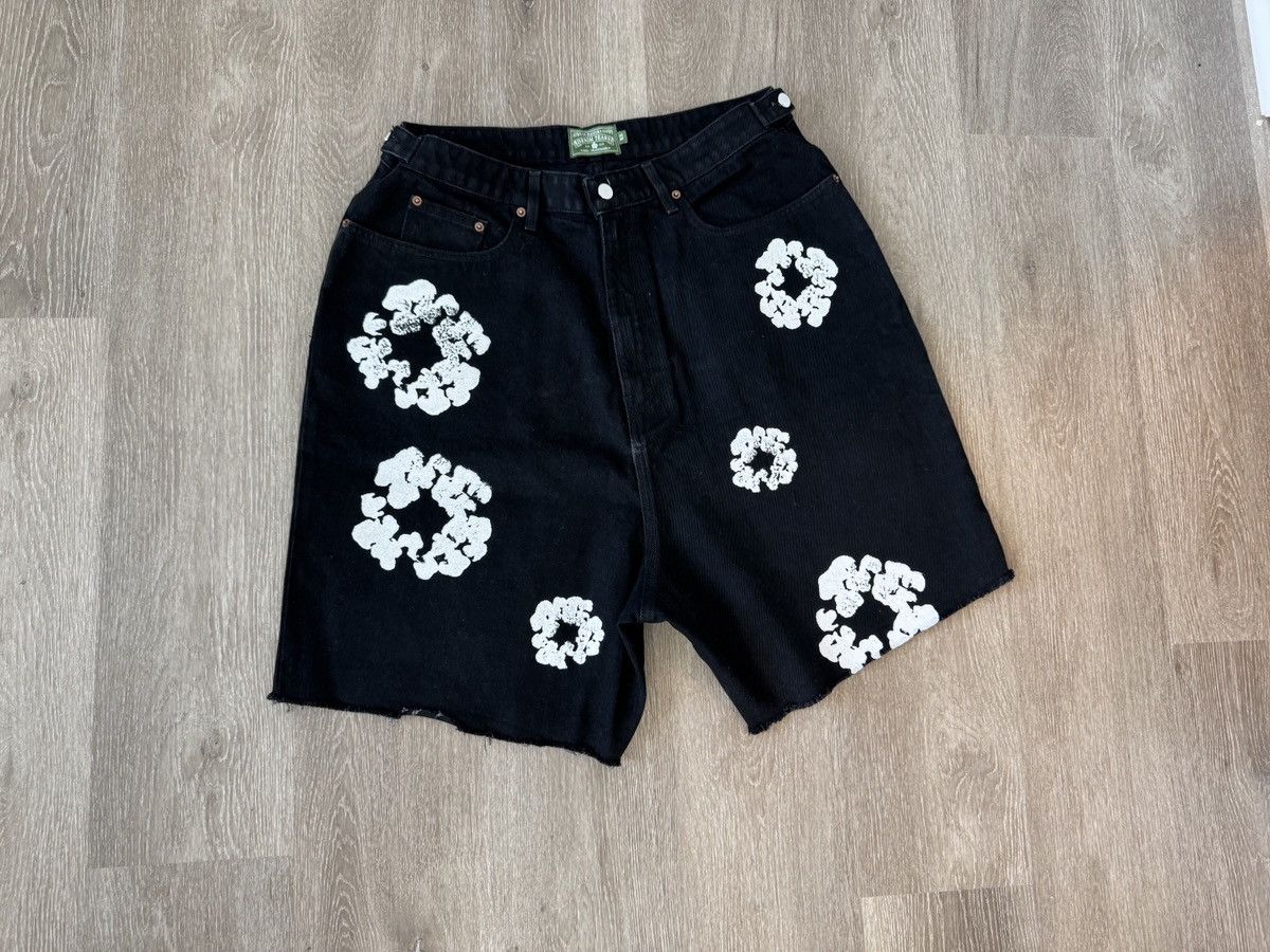 DENIM TEARS Denim Tears - The Cotton Wreath Jean Short Black | Grailed
