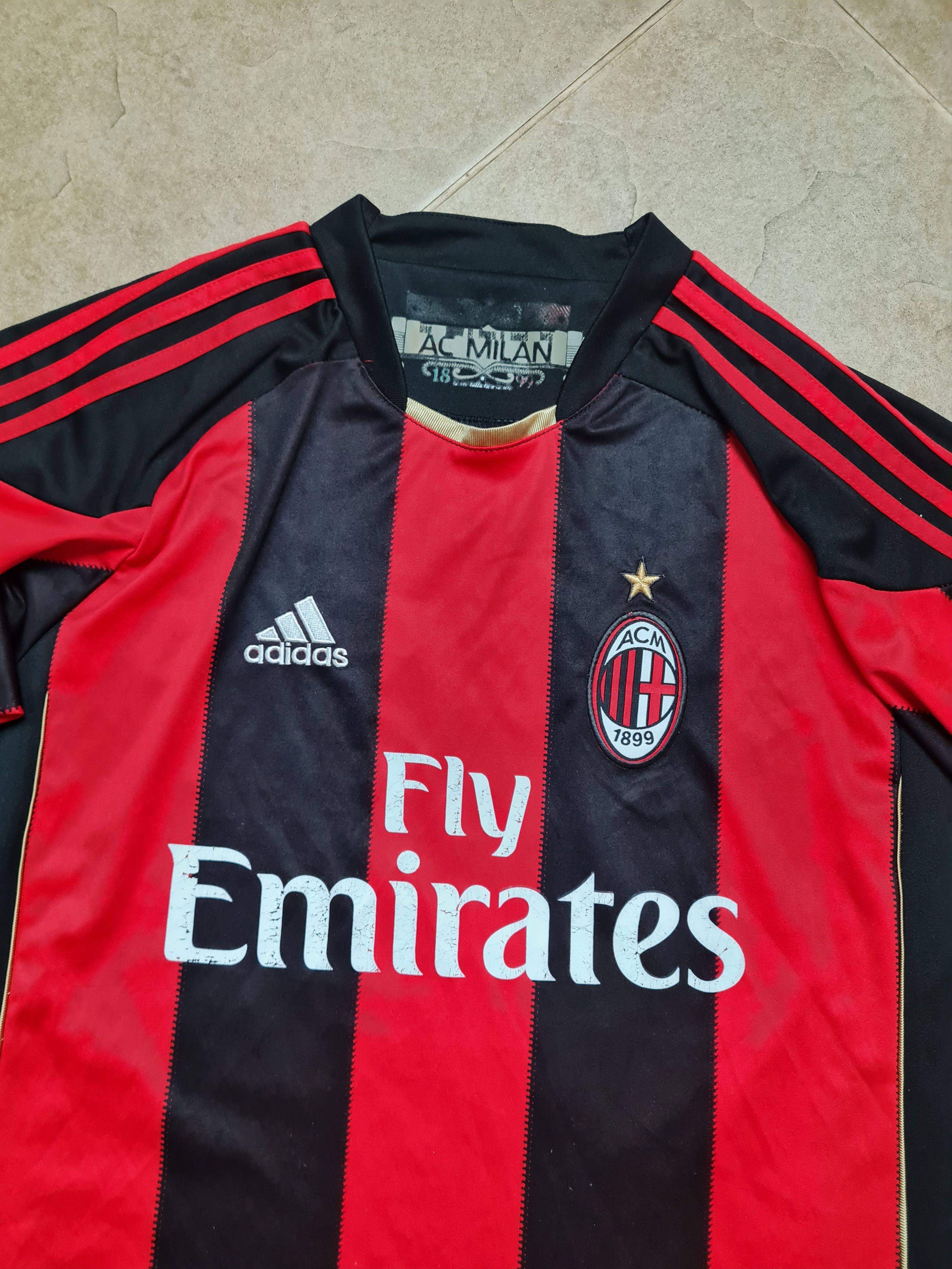 Other AC Milan 2008-2010 Home Jersey Ronaldinho #80 Retro Football Size US M / EU 48-50 / 2 - 2 Thumbnail