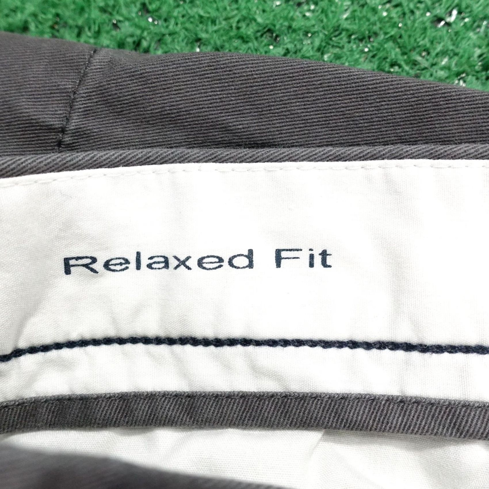 Roundtree & Yorke Roundtree & Yorke Shorts Mens 36 Gray Chino Relaxed Fit 100% Cotton Casuals Shorts Mens 36 Gray Chino Relaxed Fit 100% Cotton Size US 36 / EU 52 - 7 Thumbnail