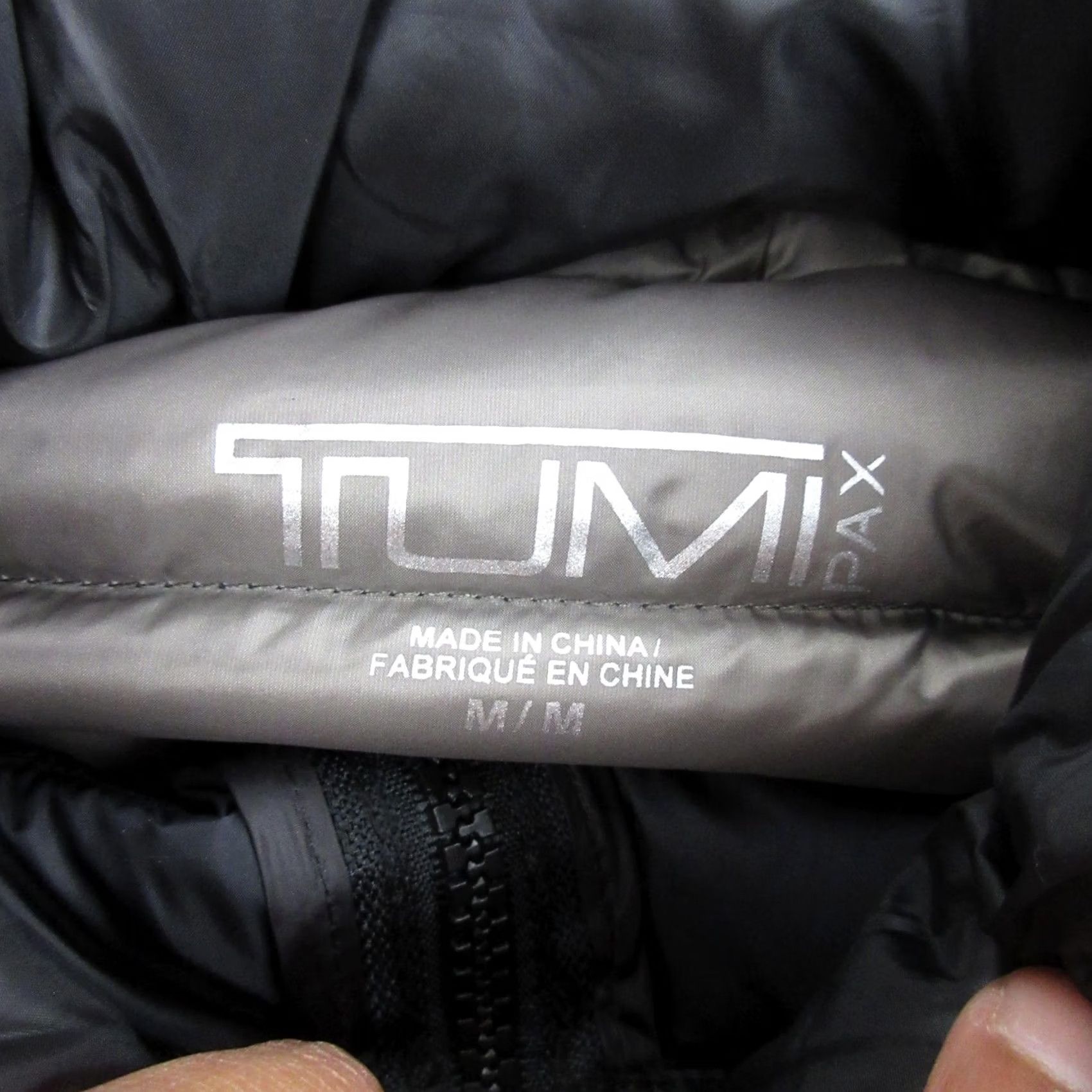 Tumi TUMI Puffer Jacket Womens Medium Black Down Full Zip Lightweight Packable Outdoor Short Sleeve: N/A Size M / US 6-8 / IT 42-44 - 6 Thumbnail