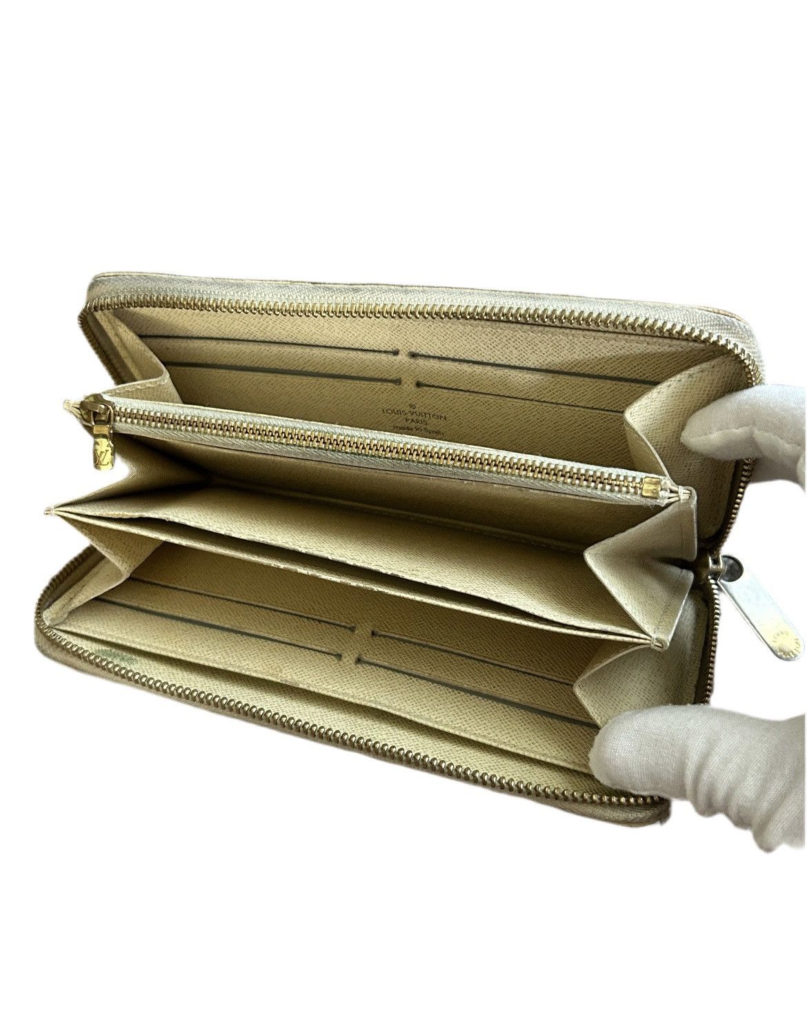 Louis Vuitton Louis Vuitton Damier Azur Zippy Wallet Size ONE SIZE - 4 Thumbnail