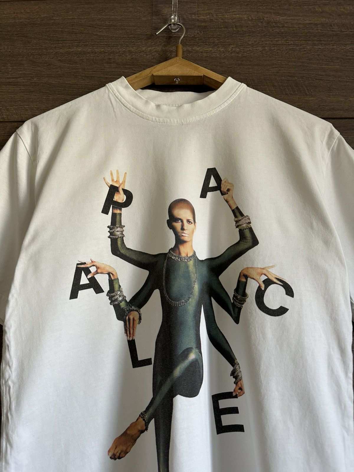Palace Palace Skateboarding Handy Graphic Print White T-Shirt Sz S Size US S / EU 44-46 / 1 - 4 Thumbnail