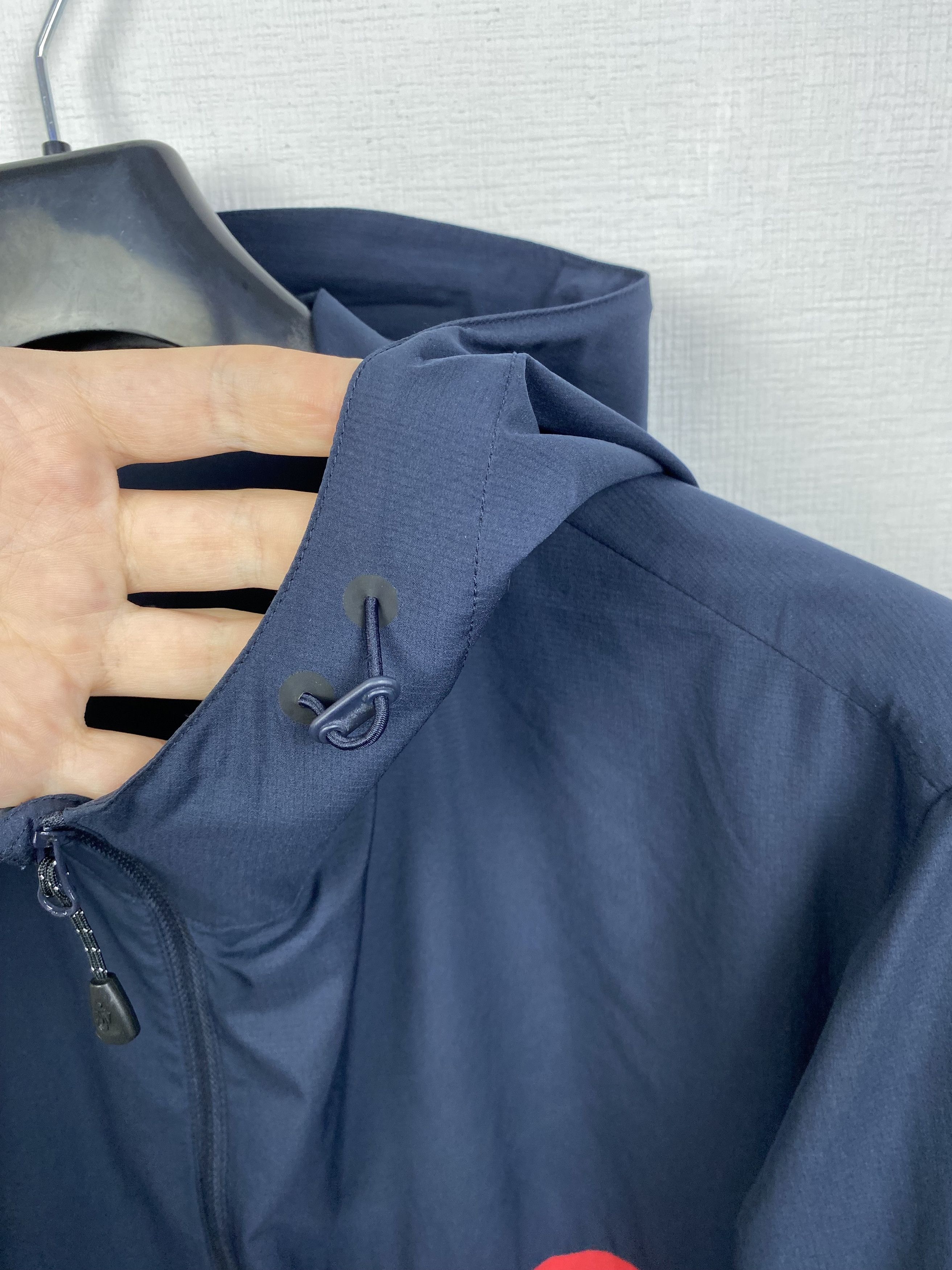 JW Anderson × Uniqlo JW Anderson Uniqlo Light Jacket size XL Size US XL / EU 56 / 4 - 8 Thumbnail