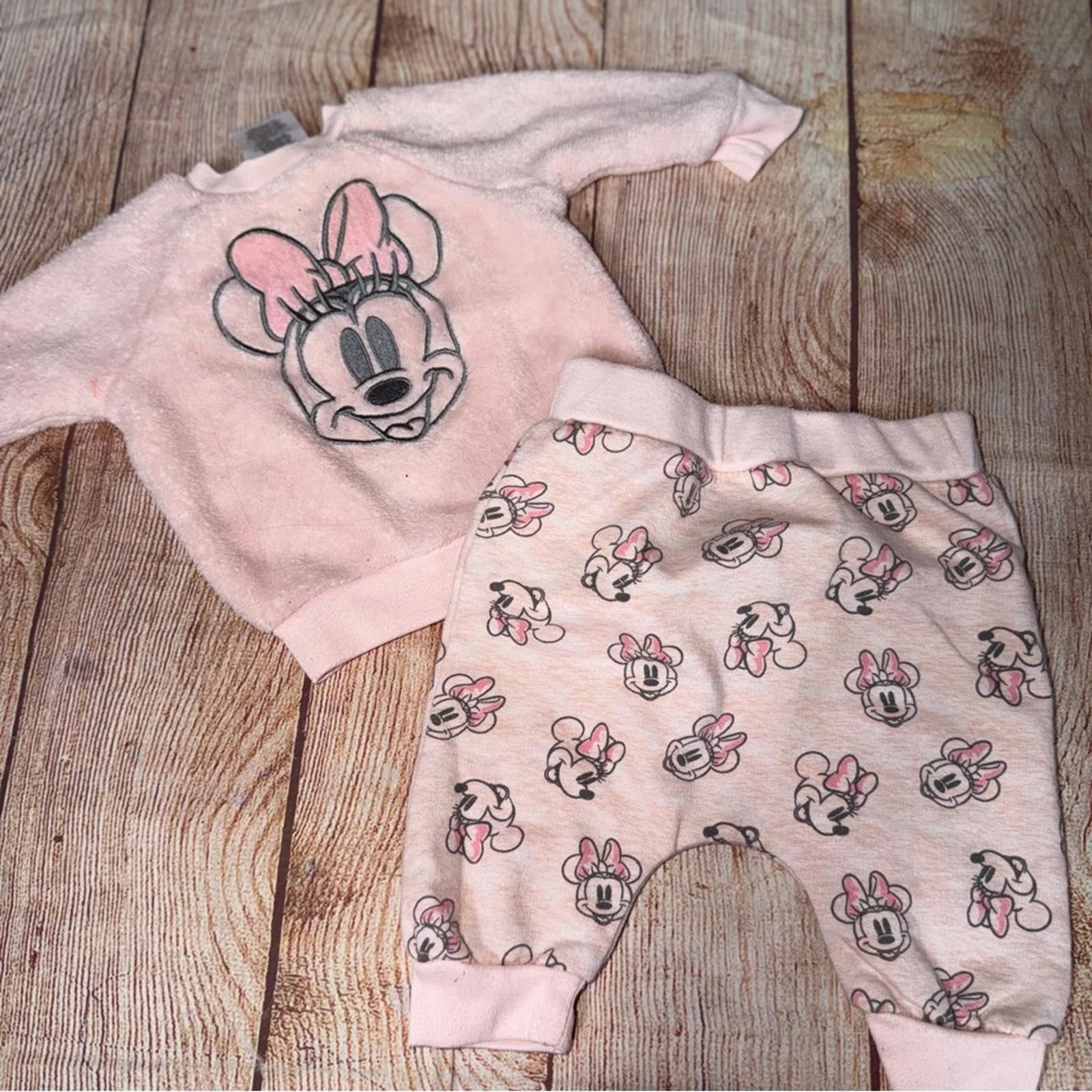 Other 0-3 Month Baby Girl Winter Bundle Size ONE SIZE - 3 Thumbnail