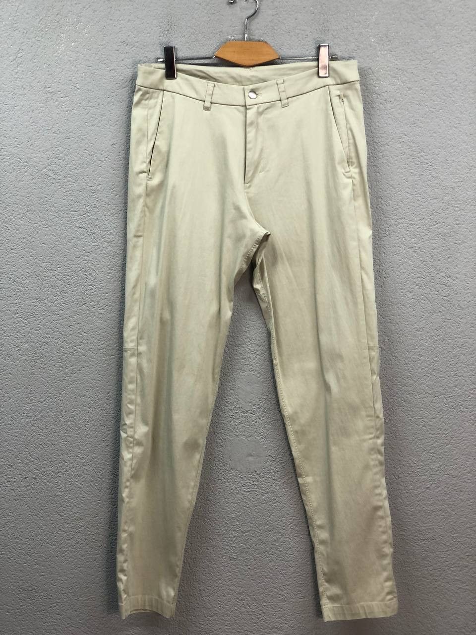 Lululemon Lululemon mens chino pants W 32 Size US 32 / EU 48 - 1 Thumbnail
