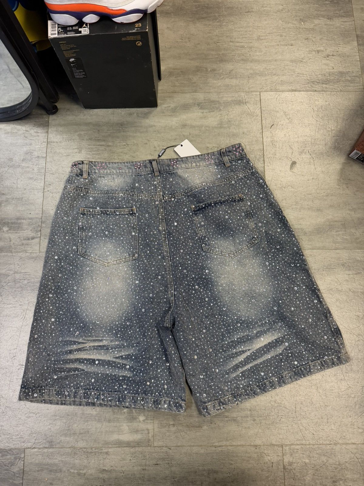 Vale Vale dreams valley studded jorts new 36 Size US 36 / EU 52 - 2 Thumbnail