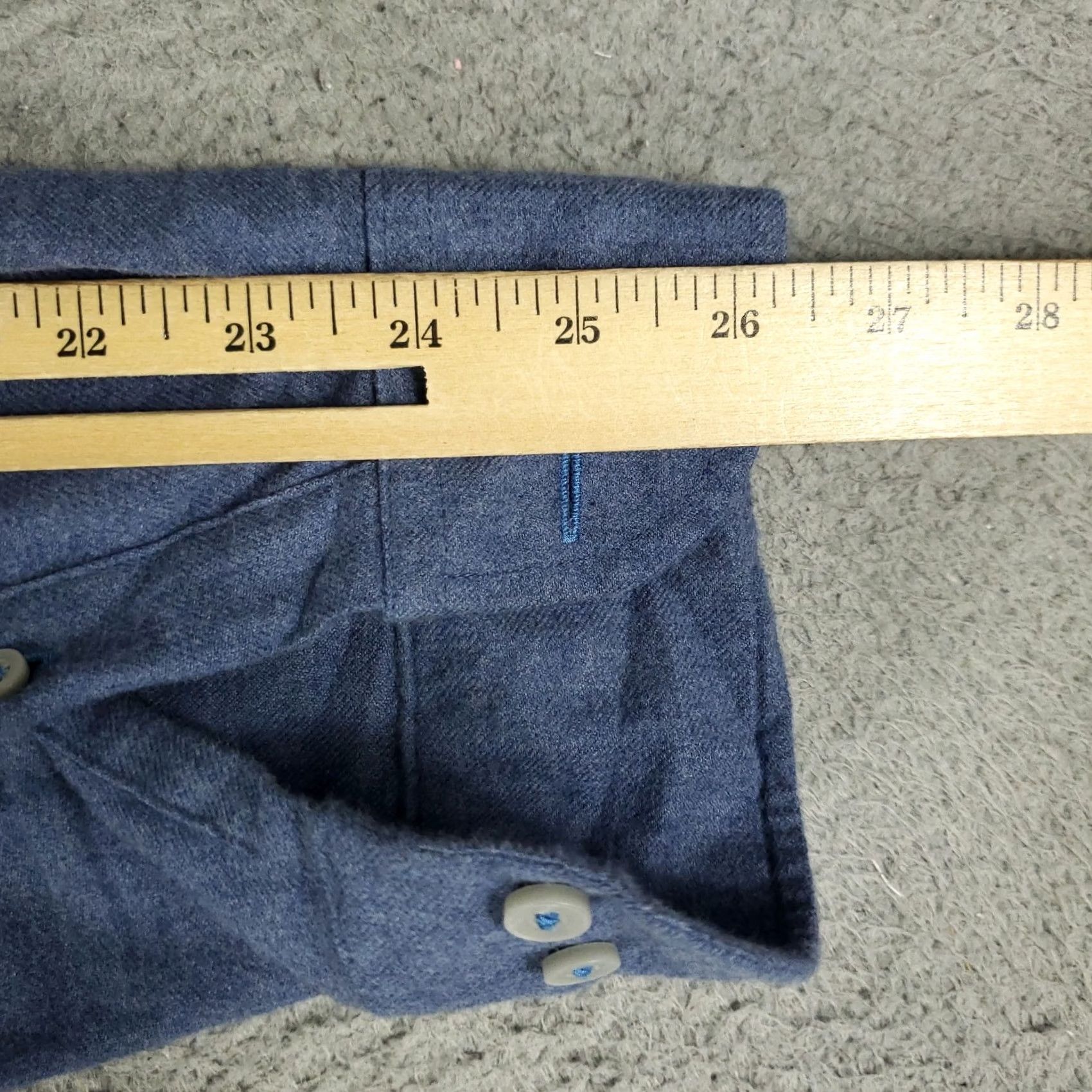 UNTUCKit UNTUCKit Shirt Mens XL Blue Flannel Button Up Long Sleeve Casual Business Formal Workwear Cardigan? Size US XL / EU 56 / 4 - 6 Thumbnail