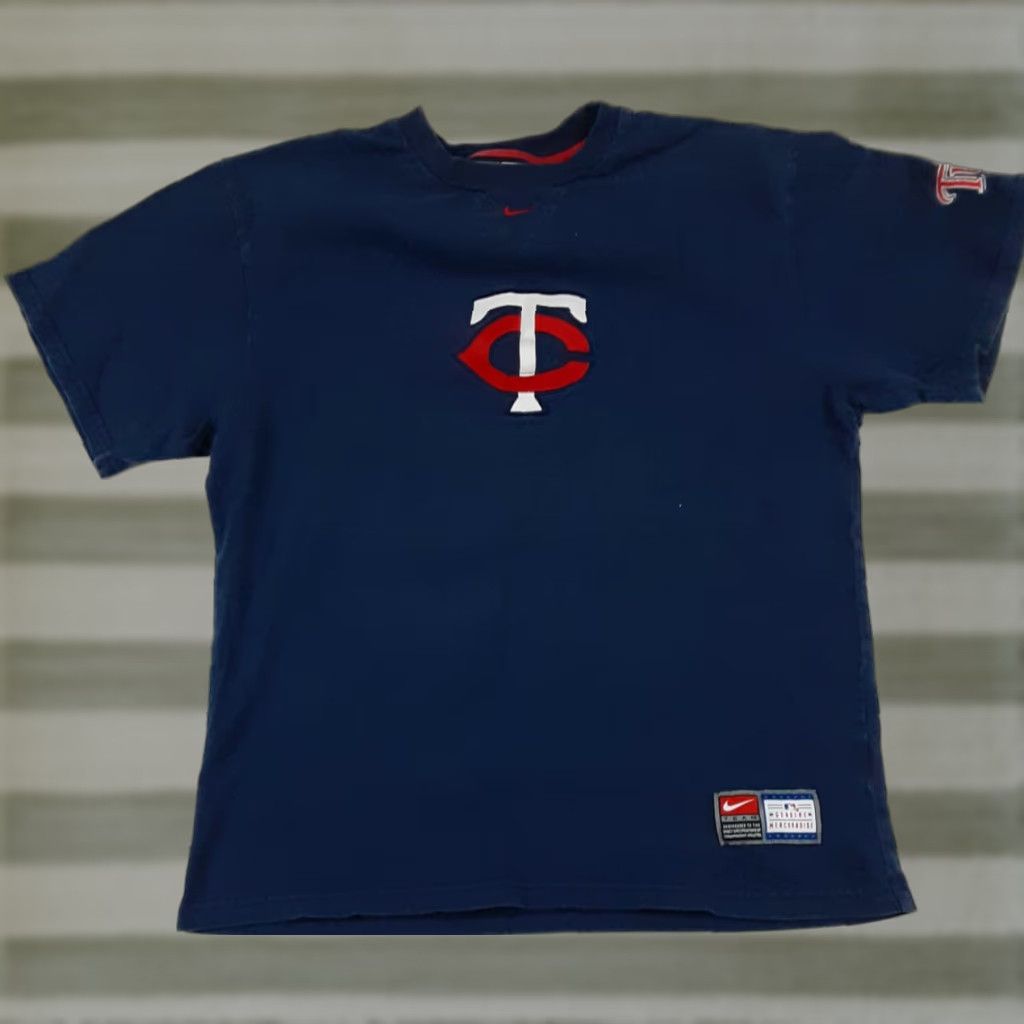 Nike VINTAGE Minnesota Twins Nike Team T-Shirt Blue M Men Short Sleeve Shirt Mens Medium Shirt Size US M / EU 48-50 / 2 - 1 Thumbnail