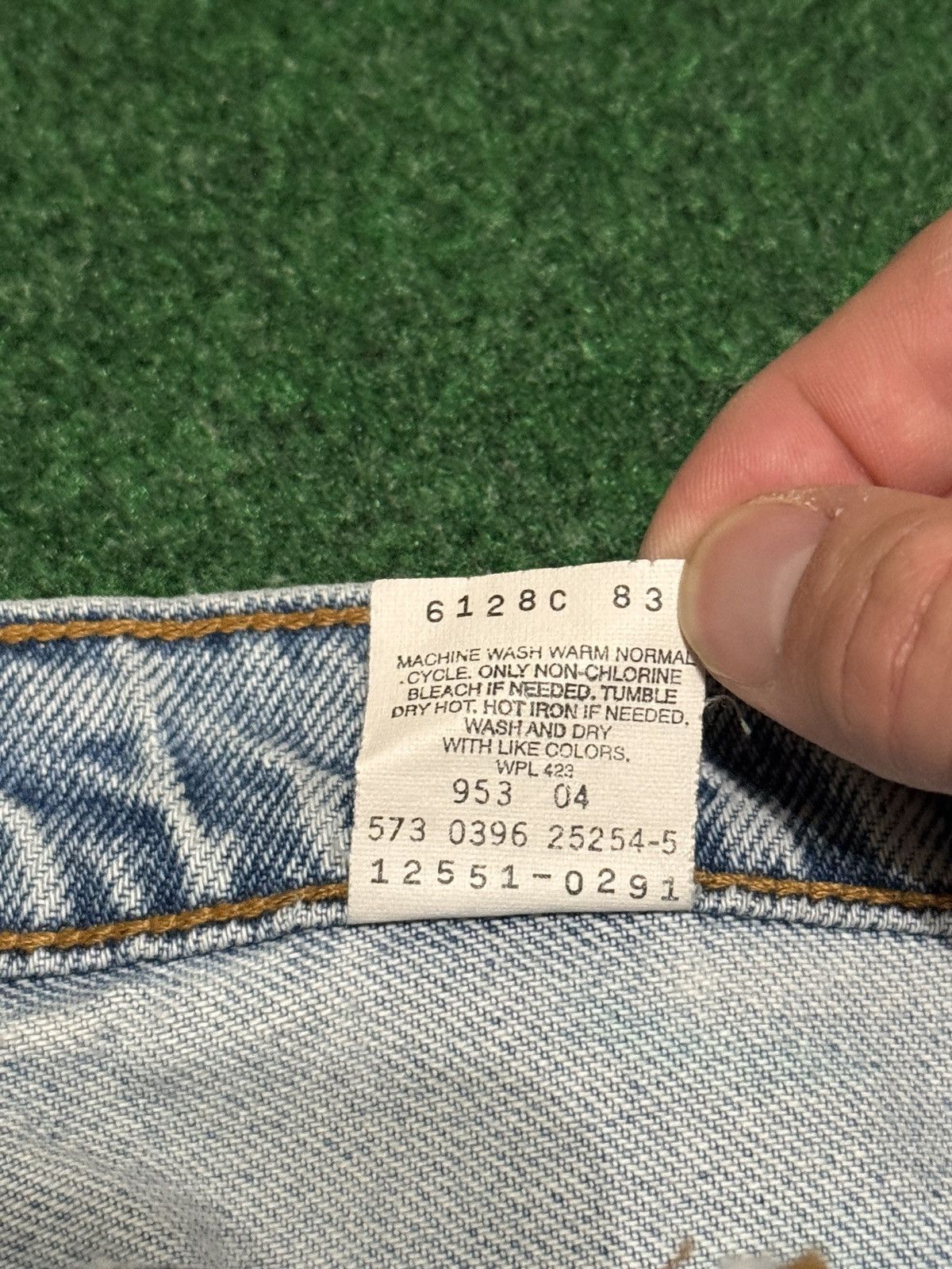 Levi's Vintage Clothing Vintage 90s Levi’s 551 Relaxed Fit 32x28 Distressed Jeans Size 36" / US 14 / IT 50 - 5 Thumbnail