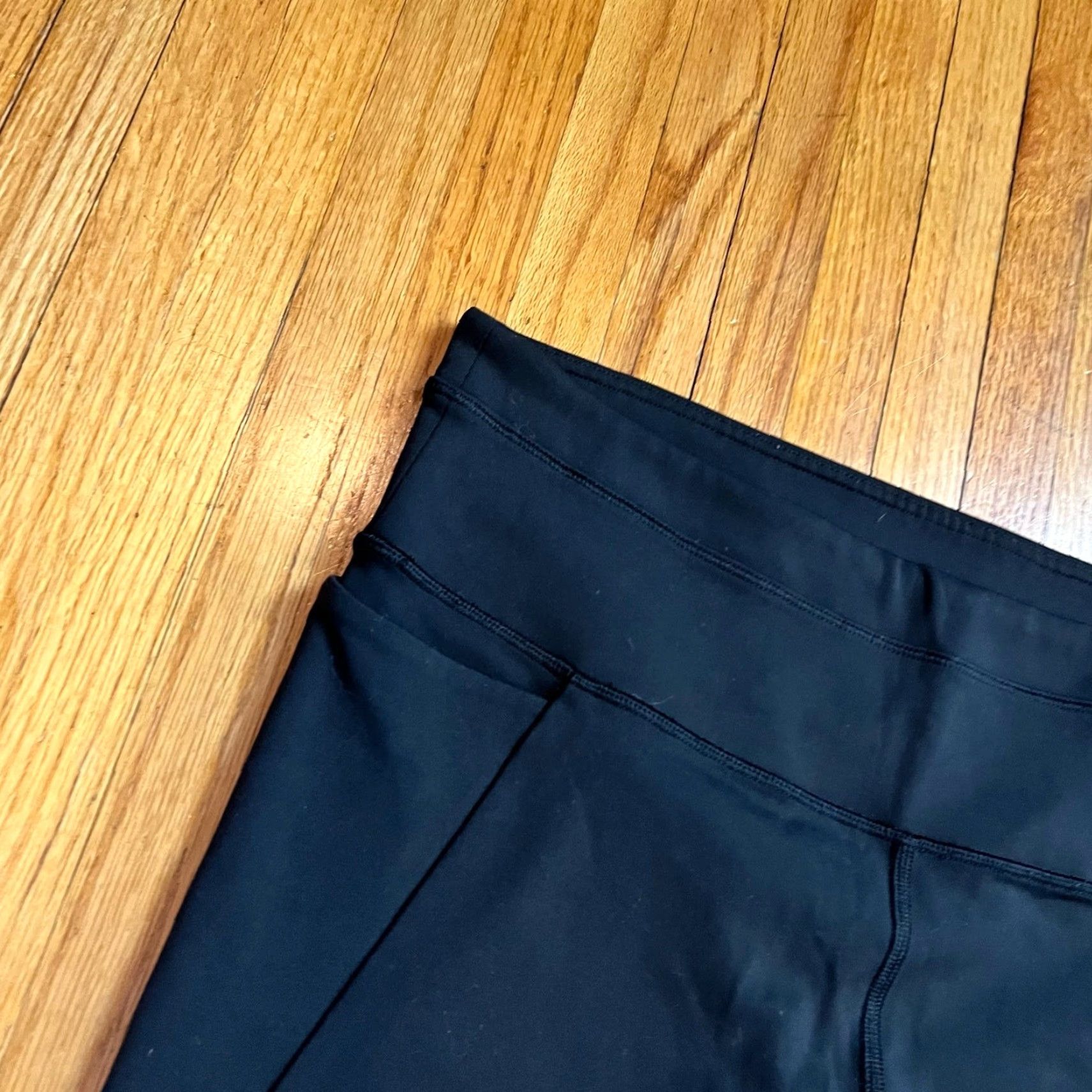 Athleta Athleta Legging Women Medium Stealth Tech 7/8 Tight Black, M, Regular, Women, Black, Leggings, Compression, Athleta, Stealth Tech, 7/8 Tight Size 32" / US 10 / IT 46 - 3 Thumbnail