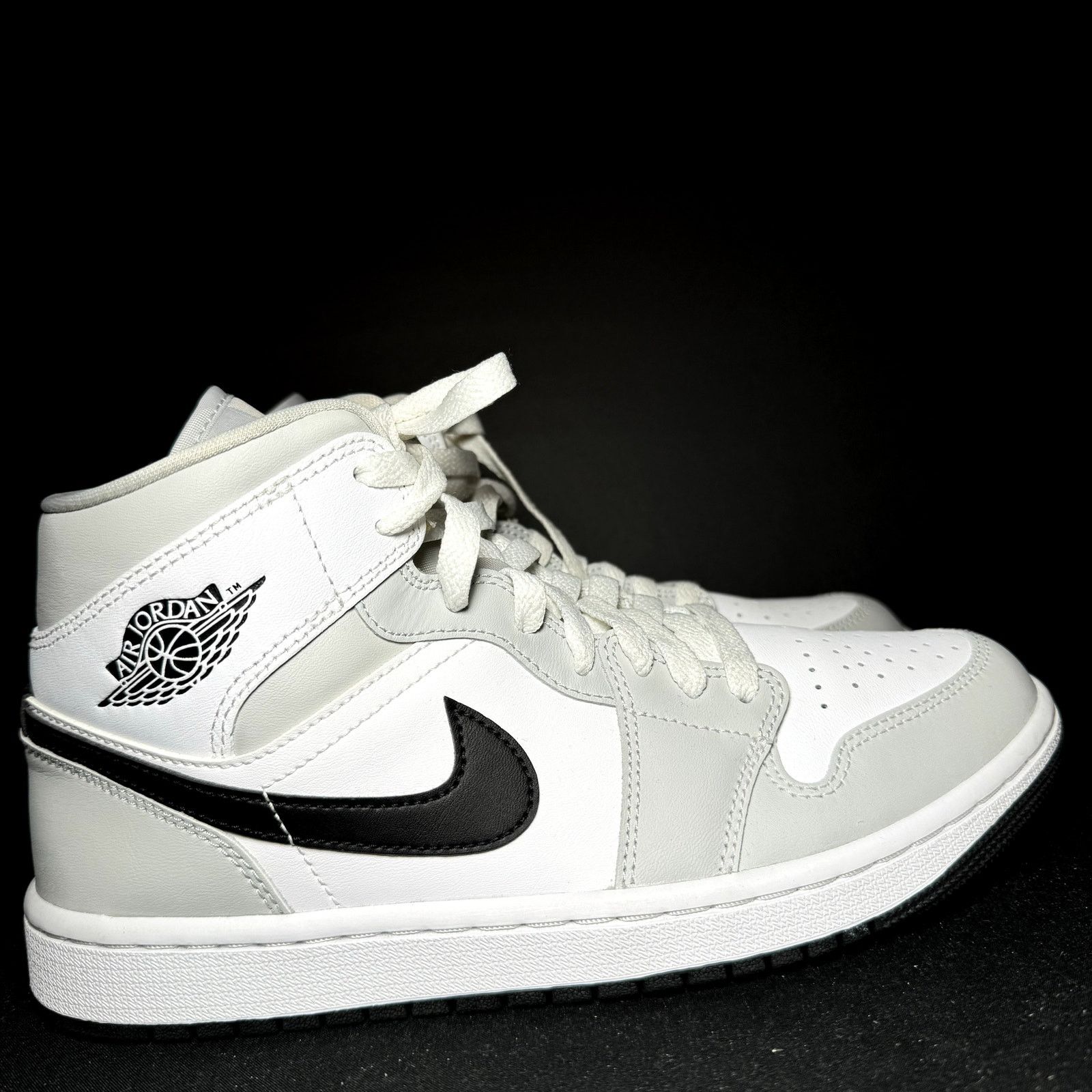Wmns Nike Air Jordan 1 Mid Grey Fog Women's Shoes - Size 9