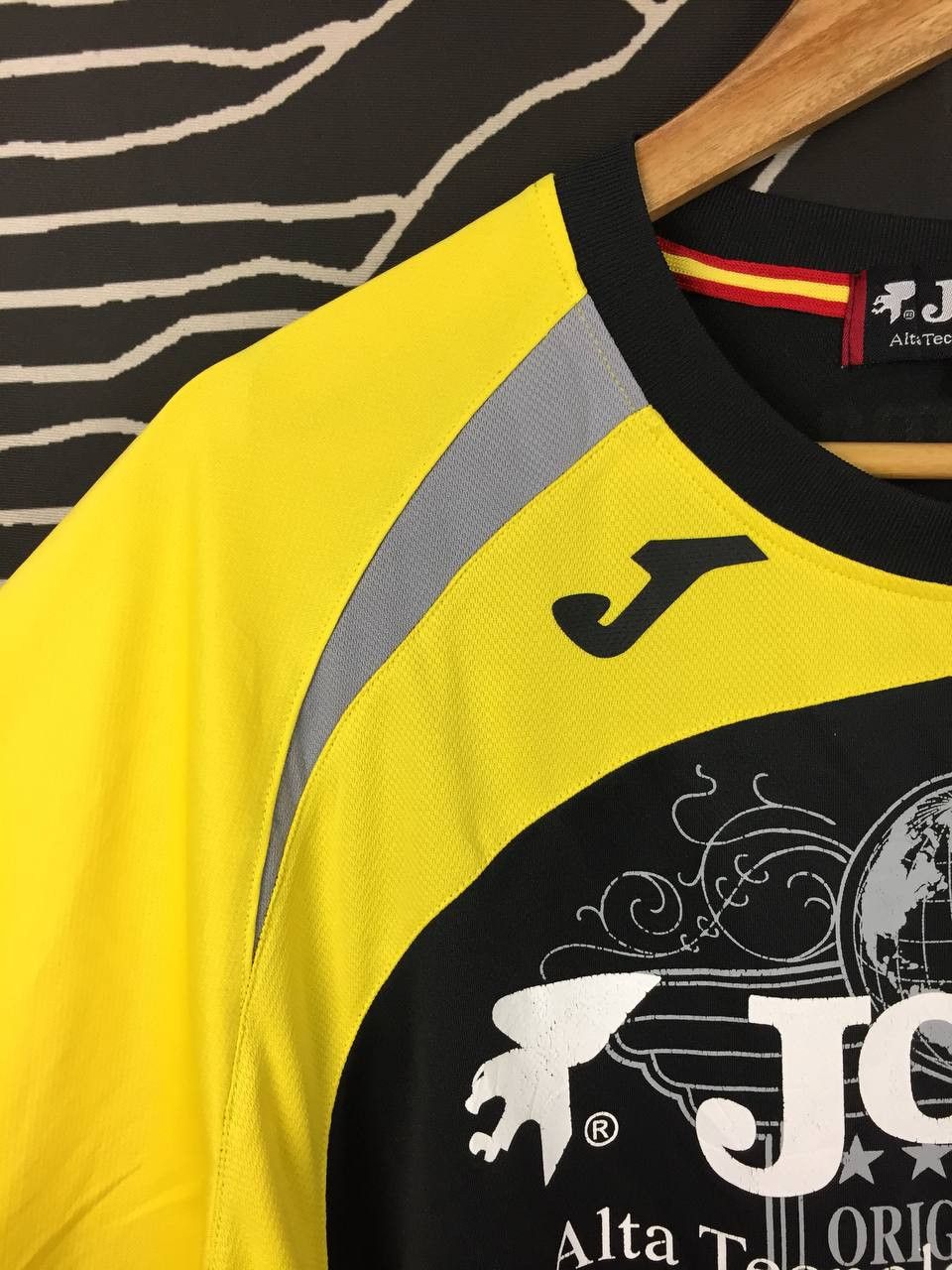 Joma Joma Alta Tecnología Deportiva Colorblock Tech Jersey Size US L / EU 52-54 / 3 - 4 Thumbnail