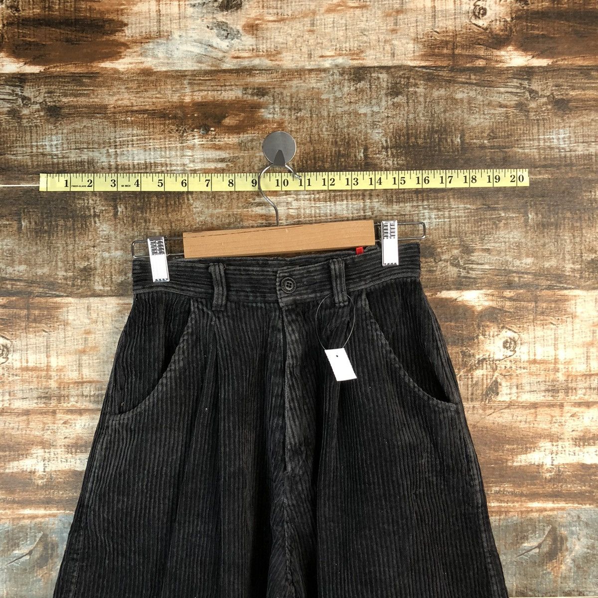 Japanese Brand Japanese Brand Coduroy Black Short Pants #A1405 Size 24" / US 00 / IT 34 - 2 Thumbnail