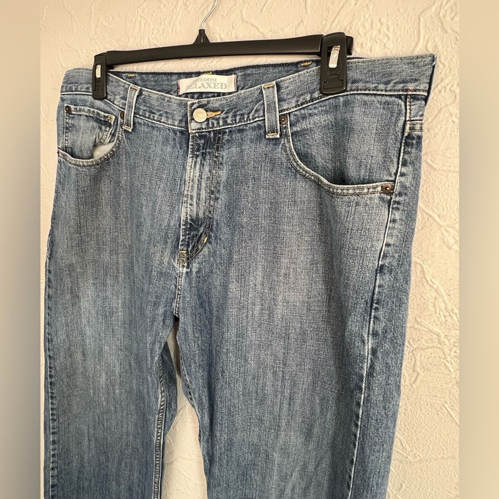 Tommy Hilfiger Hilfiger Brand Denim Freedom Relaxed Fit Jeans Men's 38x32 Size US 38 / EU 54 - 5 Thumbnail