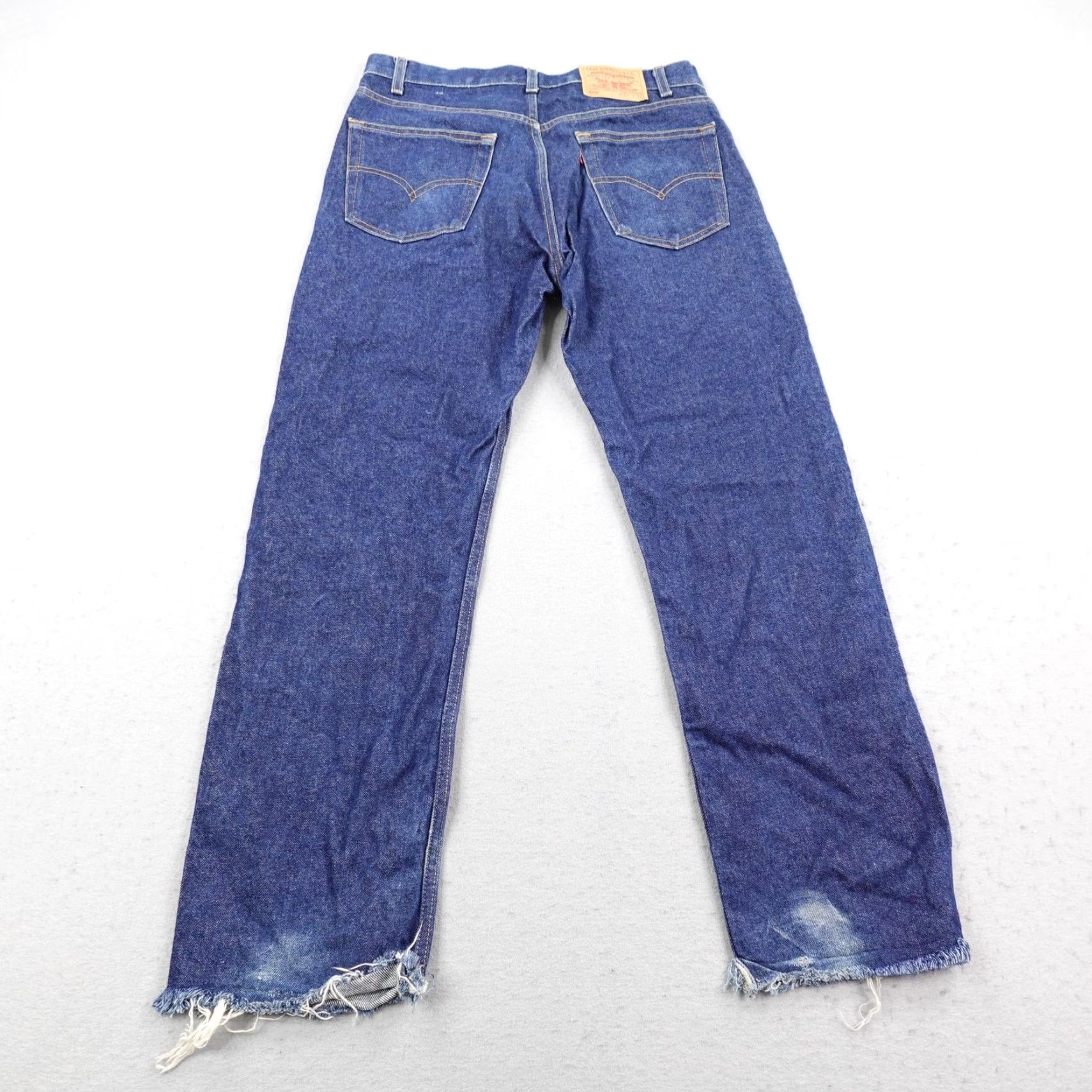 Levi's VINTAGE Levi's Jeans Mens 33x33 Blue Denim 505 Regular Straight Leg Distressed Fray Hem 80s 90s Mens Size US 33 - 6 Thumbnail
