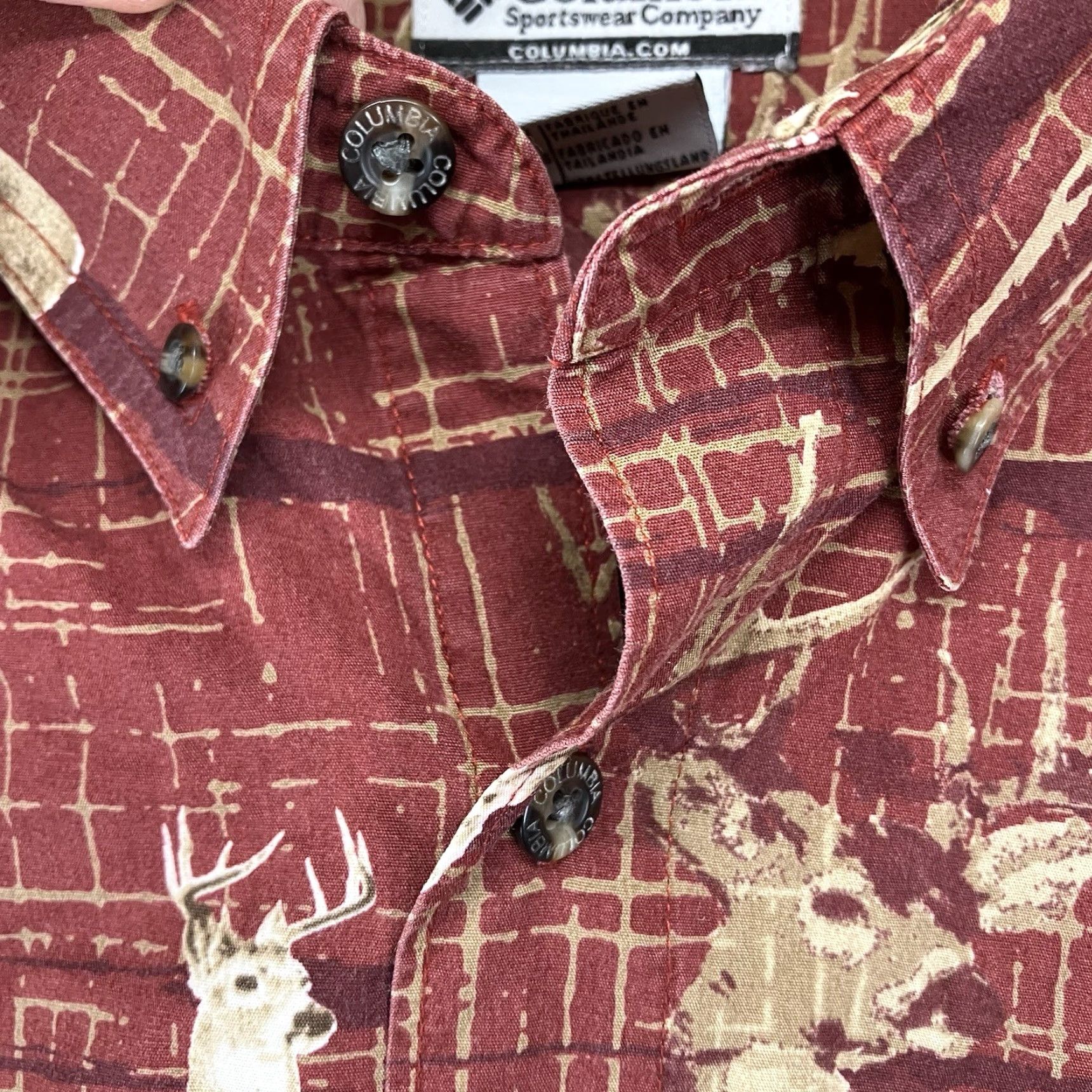 Gloverall VINTAGE Columbia River Lodge Men Button-Up Shirt XL Red All Cotton Buck Deer Print 90s Nature Outdoor Long Sleeve Pocket Casual Mens Size US XL / EU 56 / 4 - 5 Thumbnail