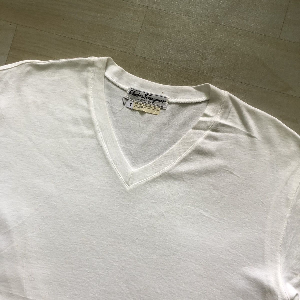 Salvatore Ferragamo × Vintage Vintage Salvatore Ferragomo V Neck Plain Tee Size US S / EU 44-46 / 1 - 2 Thumbnail
