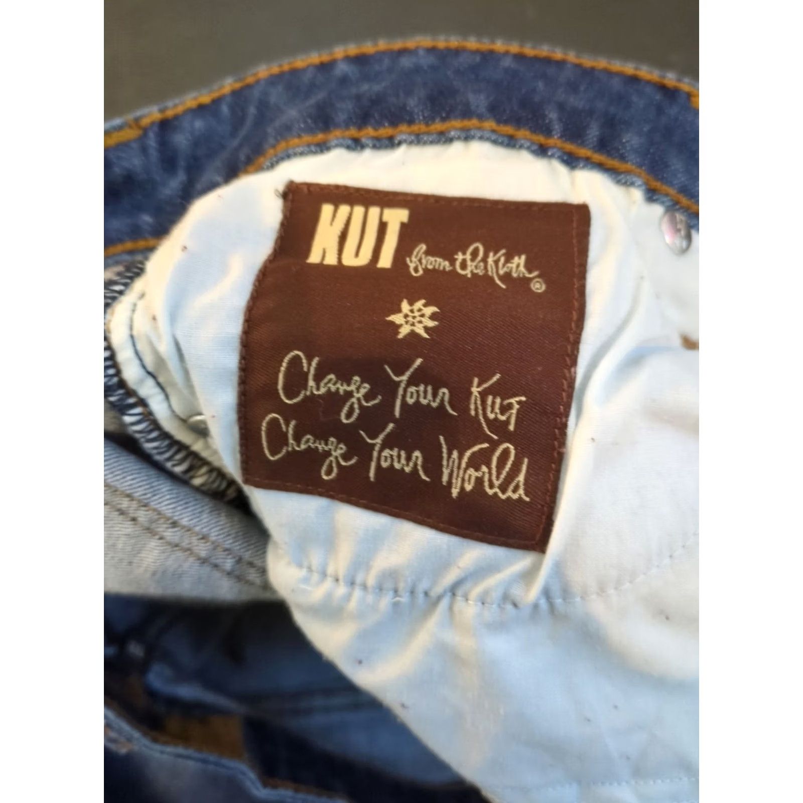 Vintage KUT from the Kloth Jeans SIZE 10 Stretch Distressed Women's Skinny Denim Blue Regular Cotton Blend Zip Size 32" / US 10 / IT 46 - 3 Thumbnail