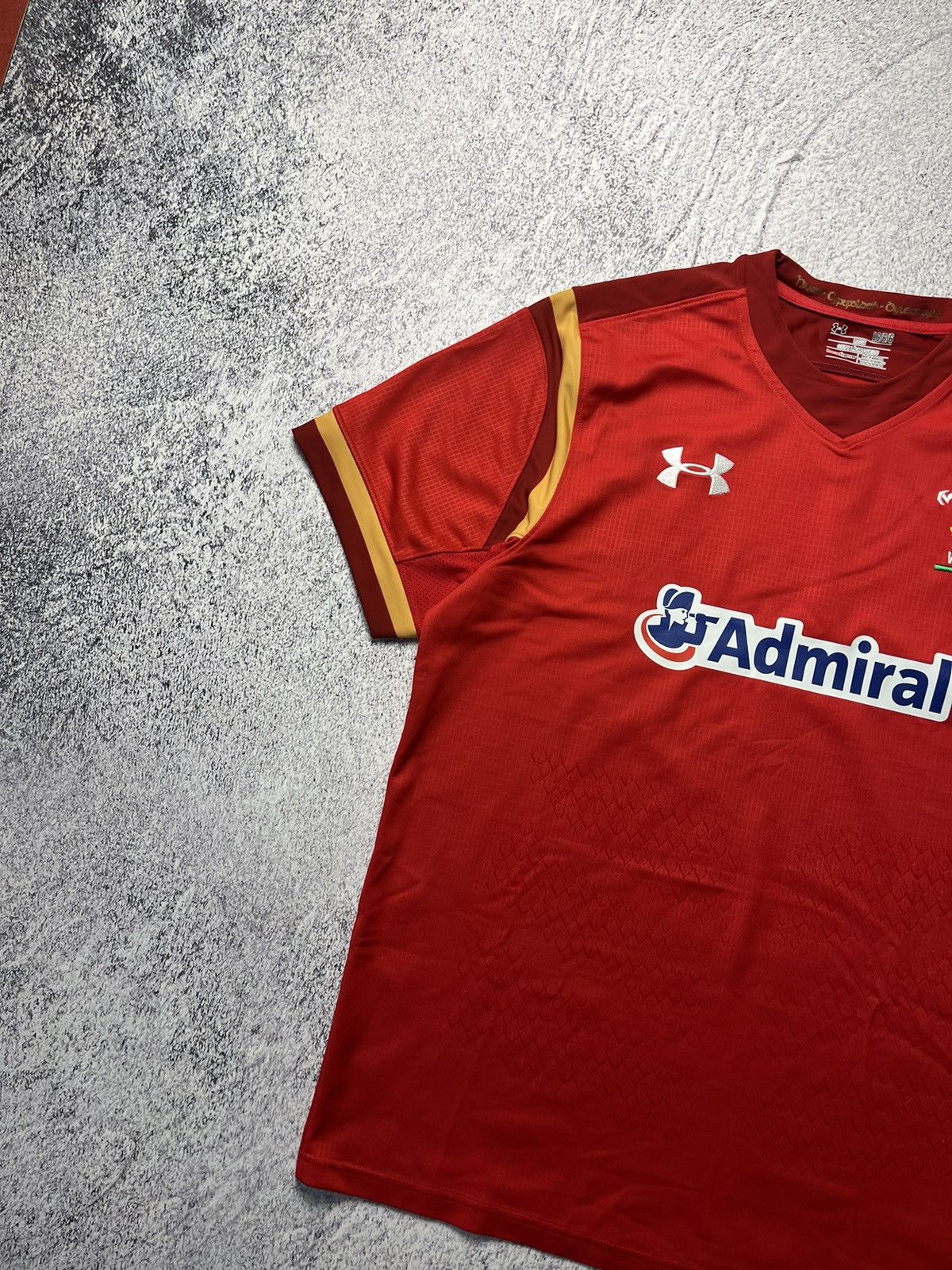 Vintage Under Armour Wales Rugby Shirt Red Admiral HeatGear Loose Size US L / EU 52-54 / 3 - 2 Thumbnail