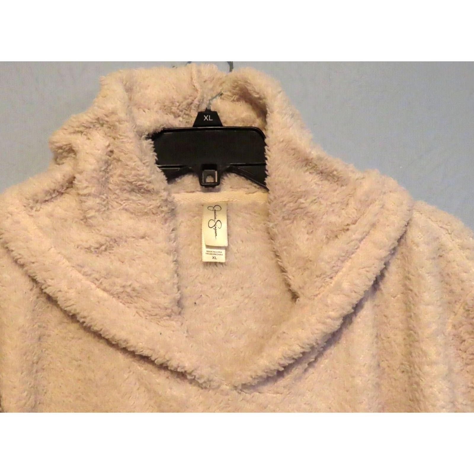 Jessica Simpson VINTAGE Jessica Simpson Hoodie XL Cream V-Neck Pullover Fuzzy Sherpa Women's Size XL / US 12-14 / IT 48-50 - 3 Thumbnail