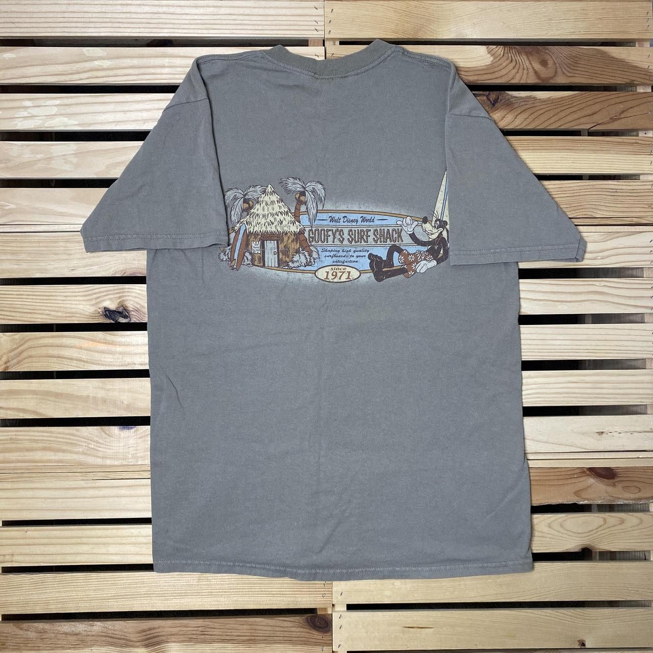 Disney Vintage Goofy's Surf Shack Green/Gray Surf Tee Size Medium Size US M / EU 48-50 / 2 - 1 Thumbnail