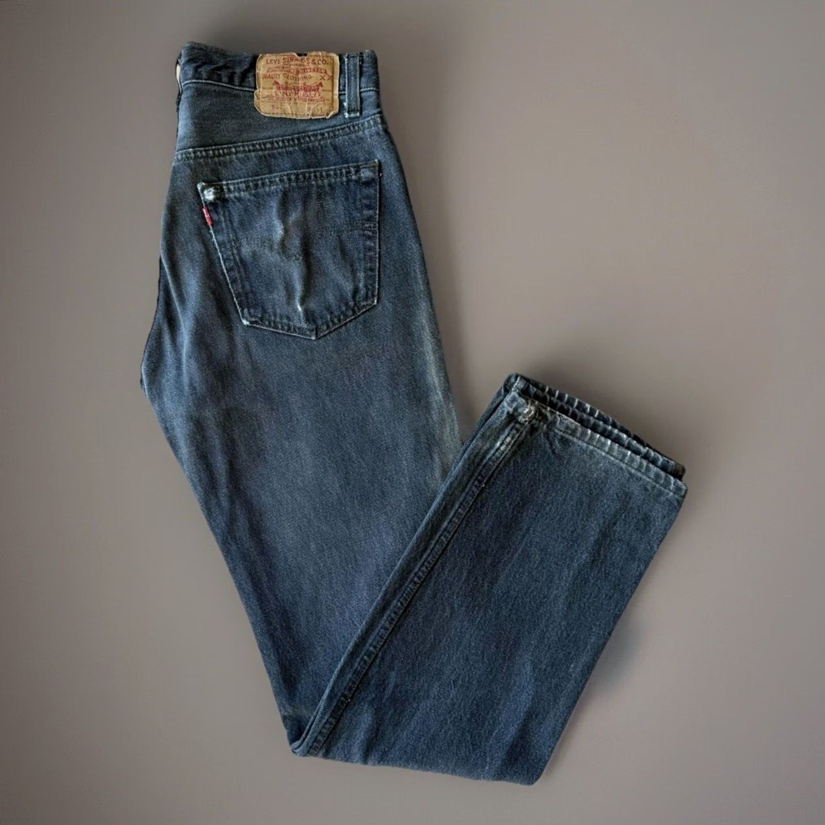 Levi's VINTAGE Levi's 501 Jeans 32 Black 80s Dark Wash Made USA Denim Button Regular Rise Mid Mens Jeans Size US 32 / EU 48 - 2 Thumbnail