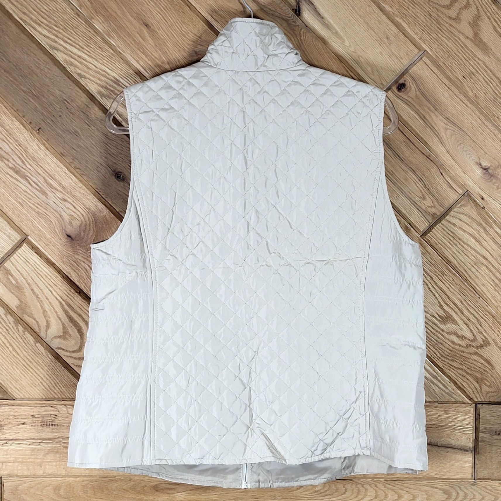 Vintage CJ Banks Quilted Vest Womens Size 0X Beige Zip Pockets Mock Neck Full Zip Mid-Length Sleeveless Casual Workwear All Seasons Vintage: No Size XL / US 12-14 / IT 48-50 - 3 Thumbnail