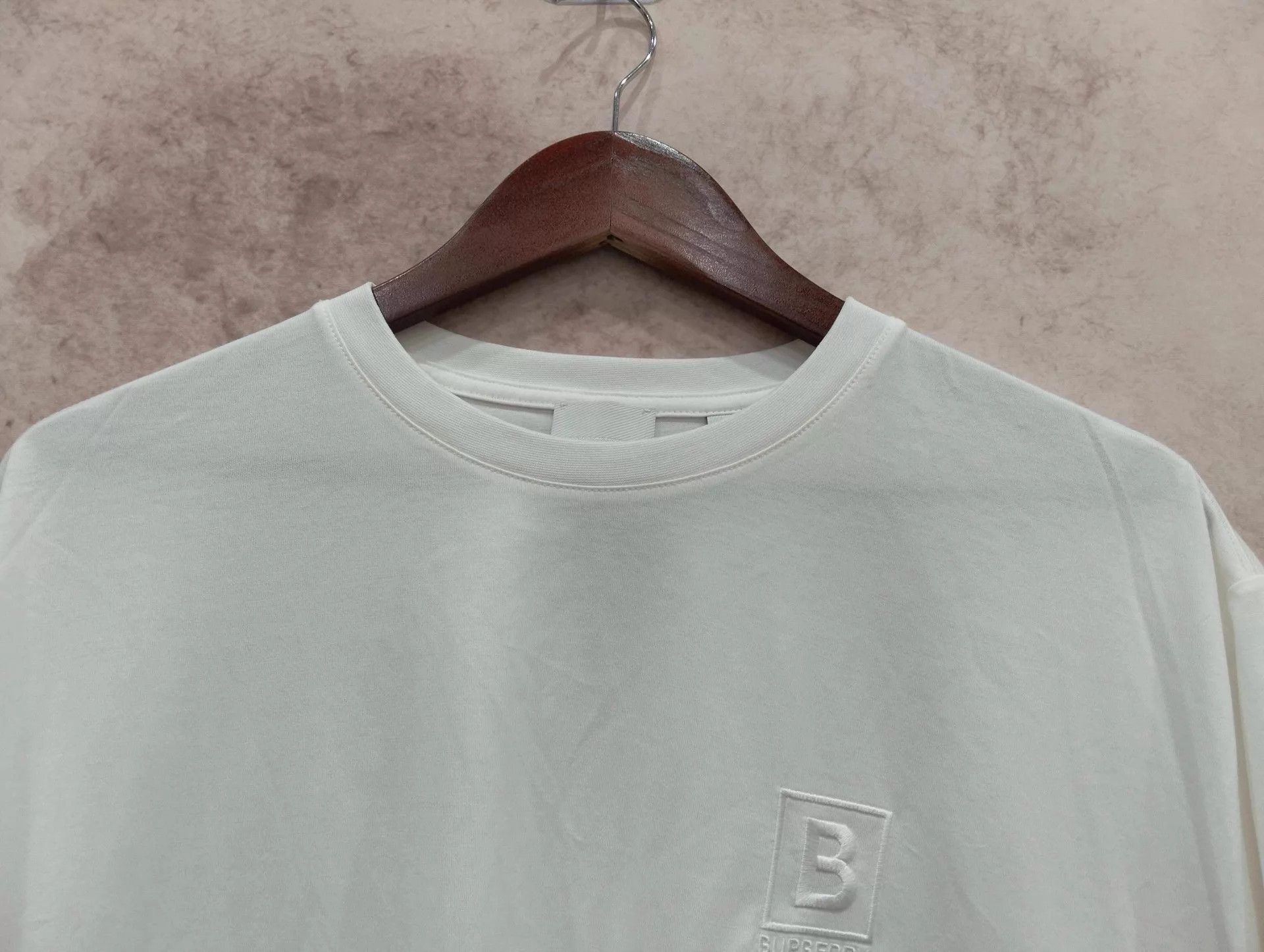 Burberry Burberry Side Check Short Sleeve T-Shirt L Size US L / EU 52-54 / 3 - 8 Thumbnail