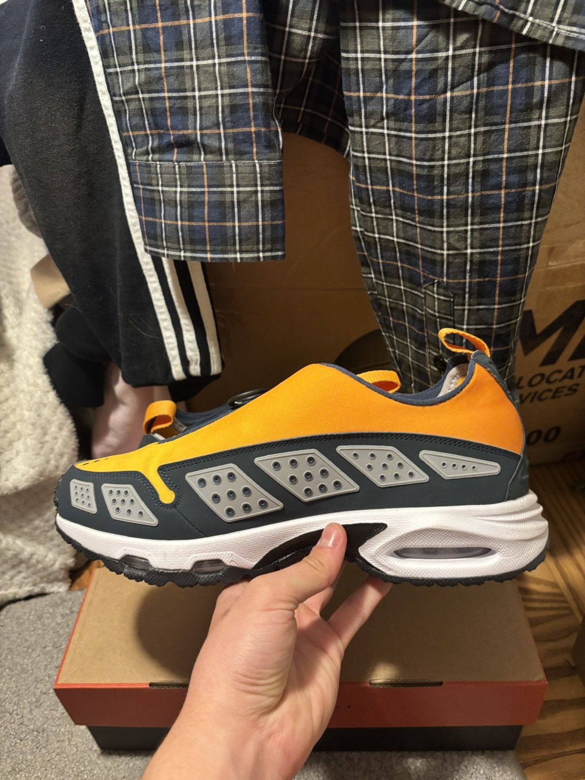 Nike Nike Air Max SNDR Canyon Size US 8.5 / EU 41-42 - 3 Thumbnail