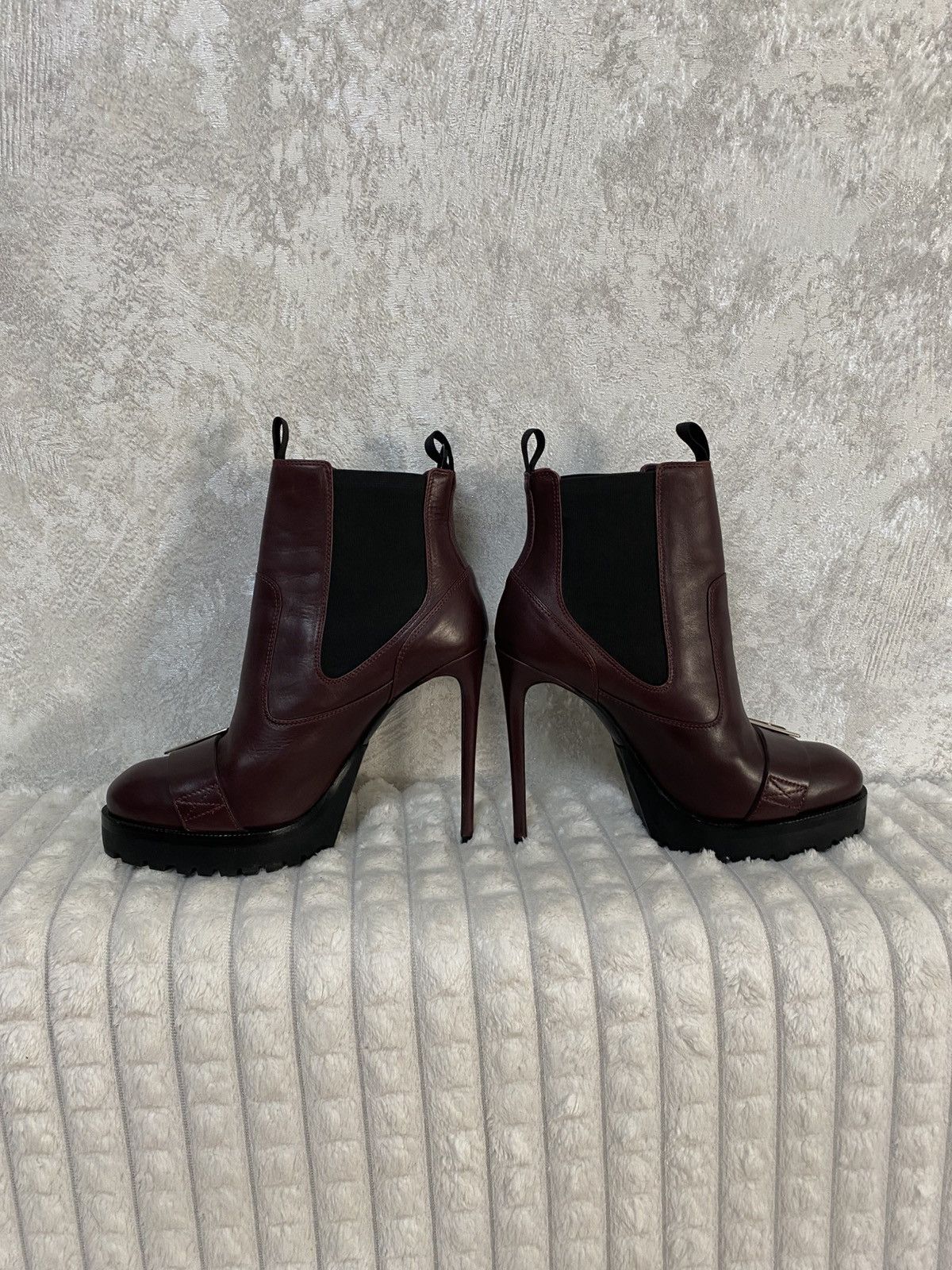 Alexander McQueen Alexander McQueen leather heels boots Size US 8 / IT 38 - 3 Thumbnail