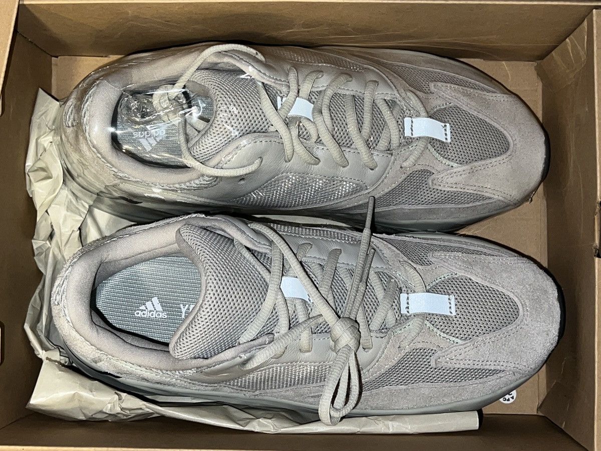 Adidas Yeezy 700 Salt Size US 10 / EU 43 - 2 Thumbnail
