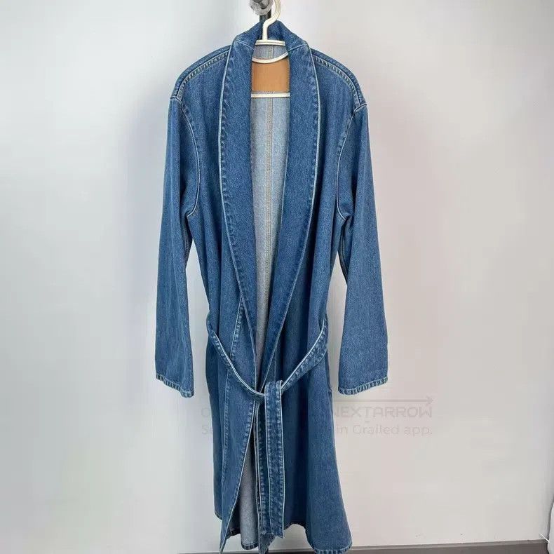 Balenciaga Balenciaga Denim Bathrobe Coat Size XS / US 0-2 / IT 36-38 - 1 Thumbnail