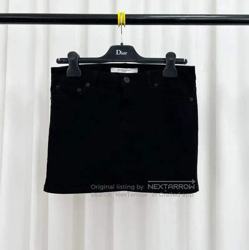 Givenchy Givenchy Black Cotton Summer Logo Shorts . Size 23" - 1 Thumbnail