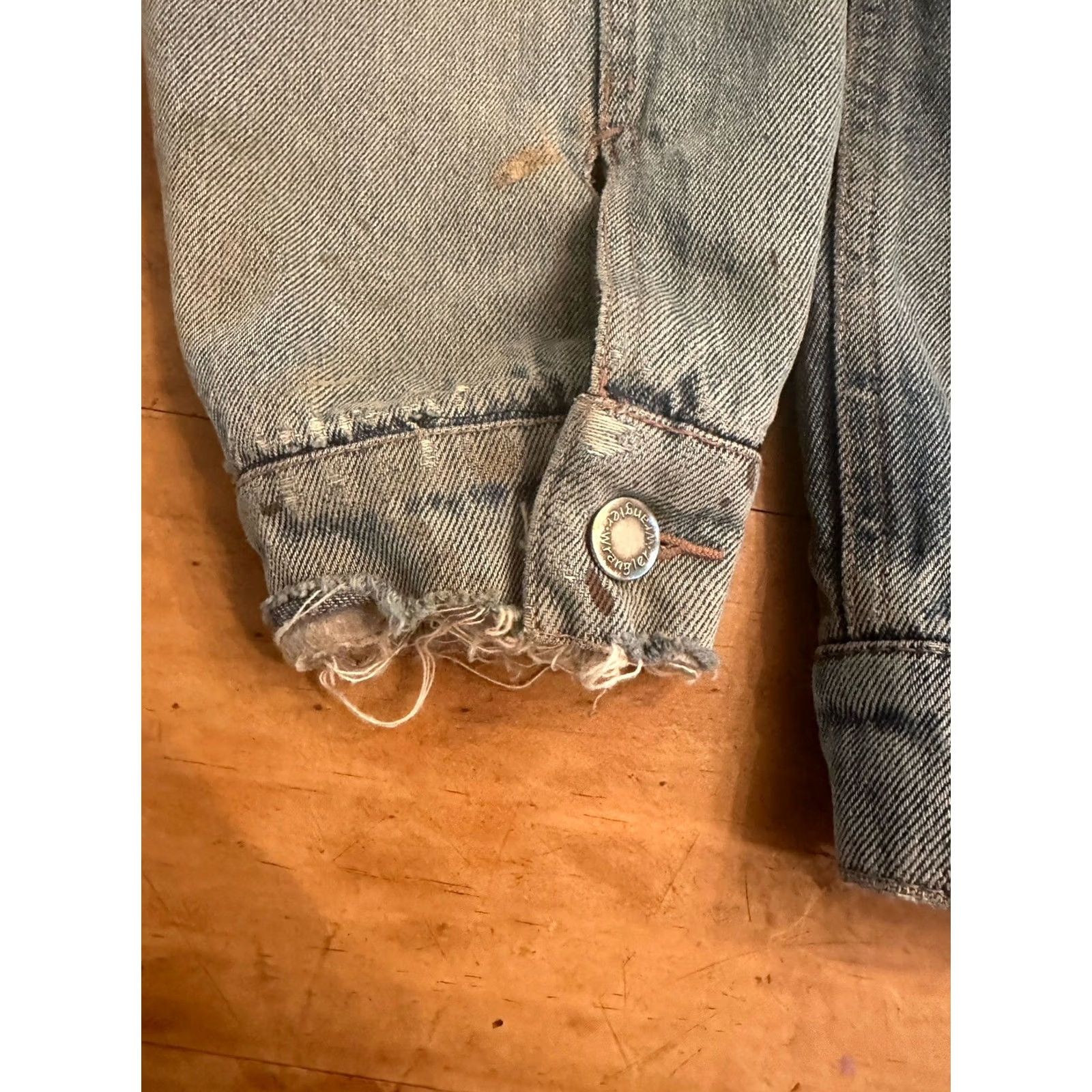 Wrangler VINTAGE Wrangler Hero Men L Jacket Denim Blue Cotton Lined Distressed Trucker Style Jeans Coat Short Sleeve Shirt? Size US 33 - 3 Thumbnail