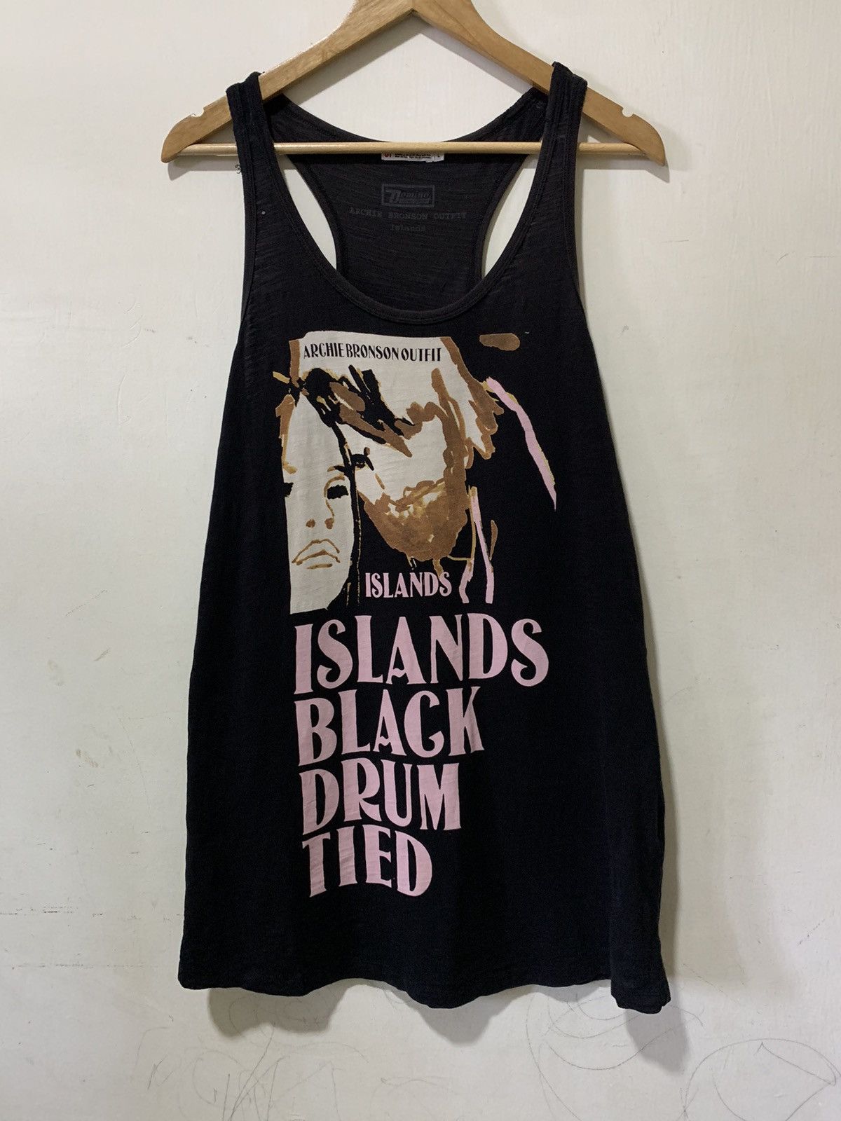 Uniqlo 🔥VINTAGE ARCHIE BRONSON BAND TANK TOP UNIQLO JAPAN Size US L / EU 52-54 / 3 - 1 Thumbnail
