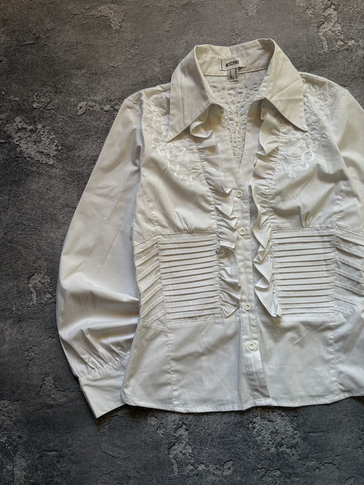 Moschino Vintage Moschino Luxury Embroidered Elegant Blouse Button Up Size XS / US 0-2 / IT 36-38 - 2 Thumbnail