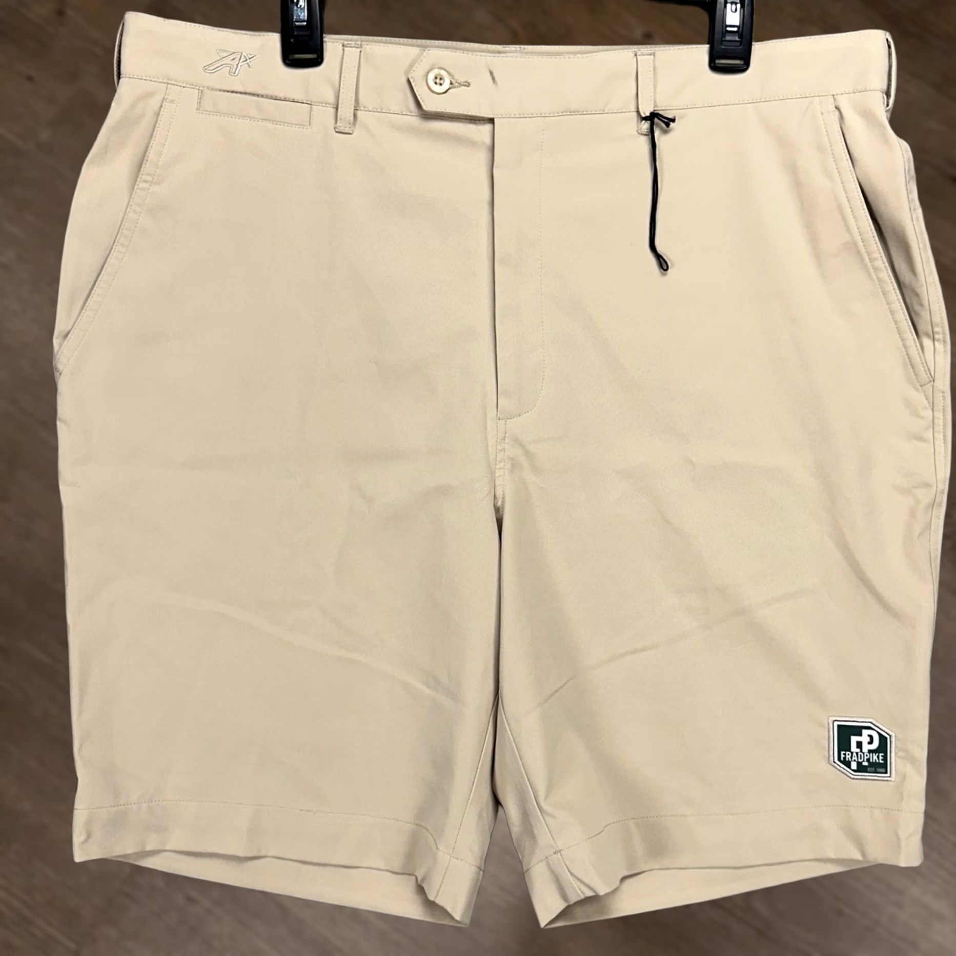 Vintage Ahead Extreme Mens Chino Golf Shorts 38 Light Tan Performance Tech Stretch NEW Size US 38 / EU 54 - 1 Thumbnail