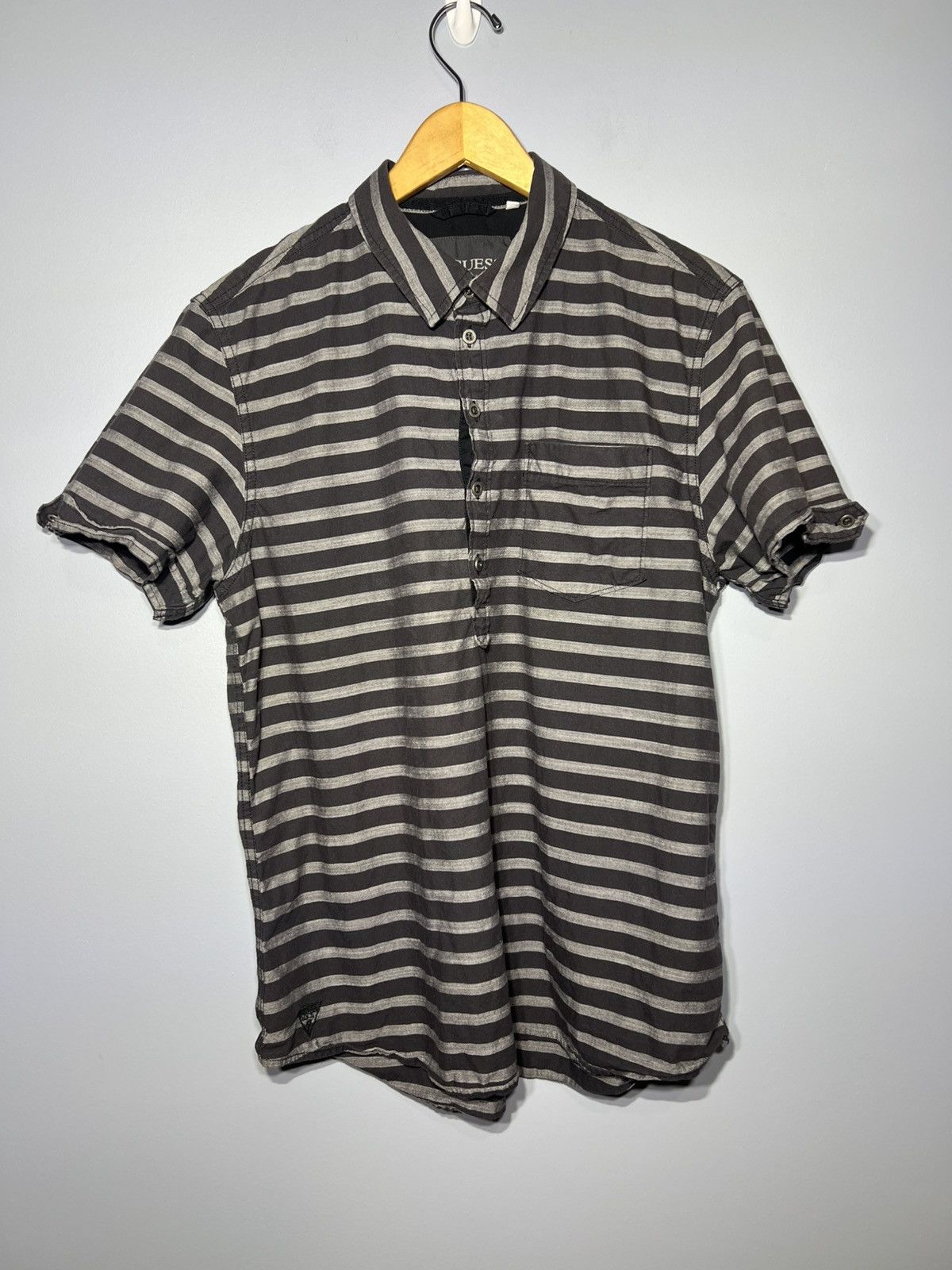 Guess GUESS Men's Black Striped Grunge Polo Shirt Size L Slim Fit Size US L / EU 52-54 / 3 - 2 Thumbnail