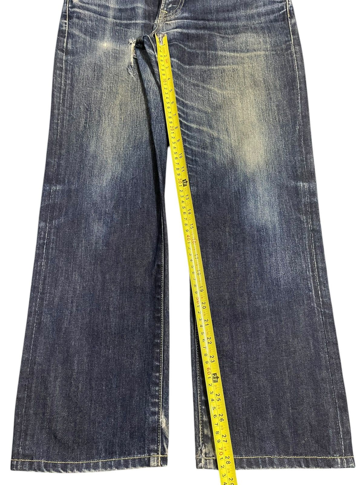 Uniqlo Vintage Japanese Uniqlo Blue Faded Wash Style Loose Jeans Size US 34 / EU 50 - 13 Thumbnail