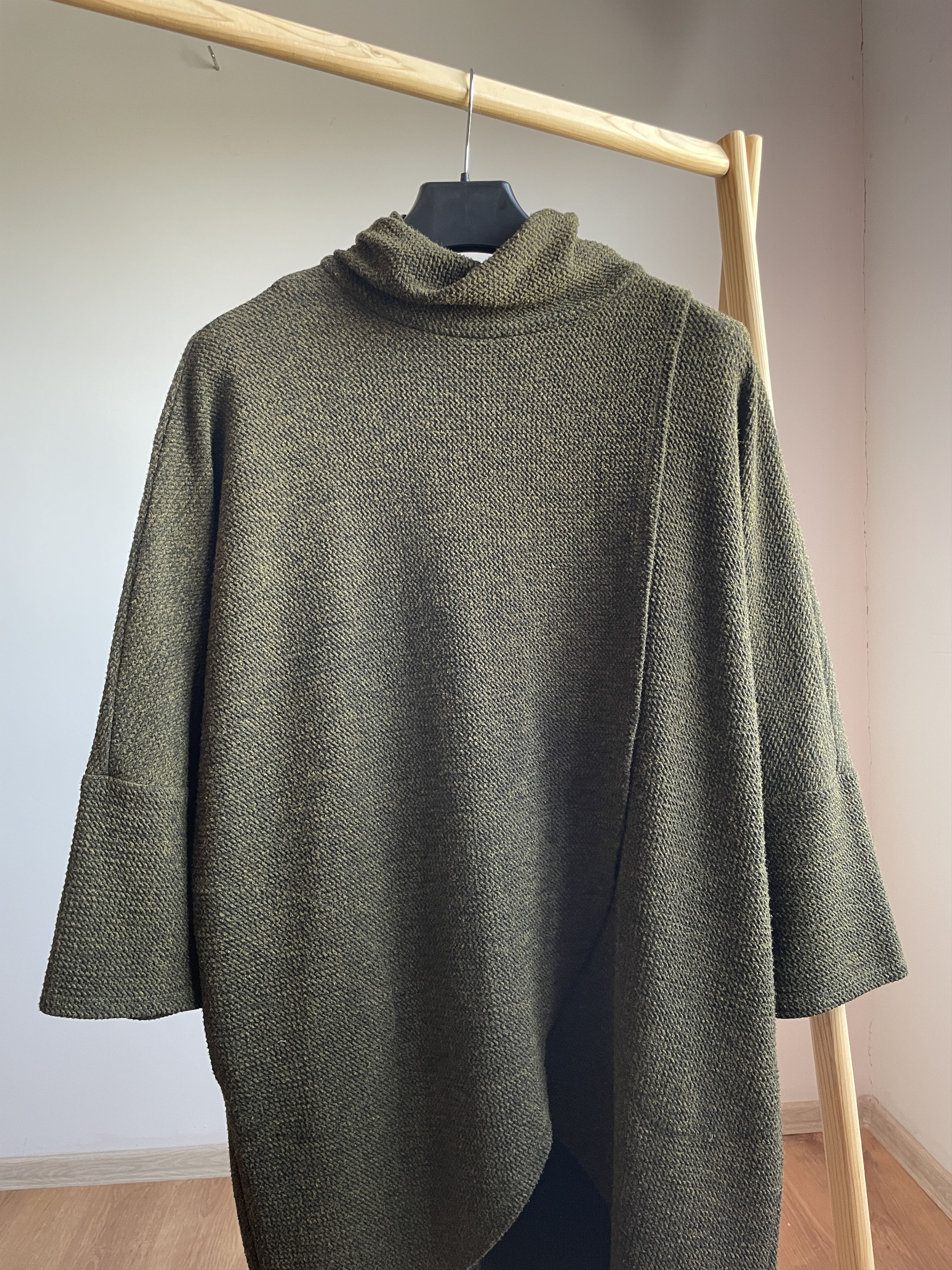 Joseph Ribkoff Joseph Ribkoff Anthropologie Turtleneck Long Sweater Poncho Size XL / US 12-14 / IT 48-50 - 3 Thumbnail