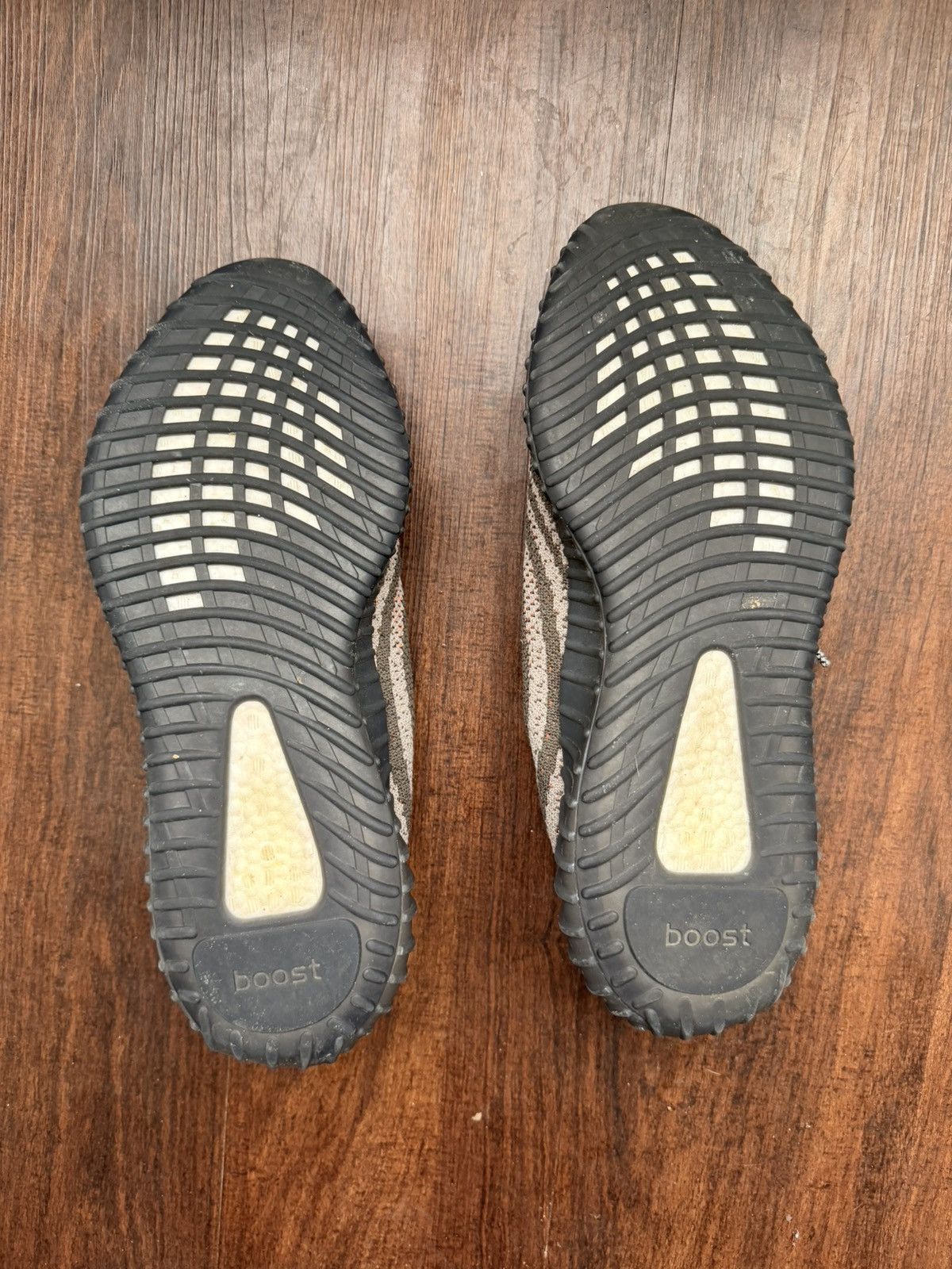 Yeezy Yeezy 350 Beluga Size 14.5 Size US 14 / EU 47 - 3 Thumbnail