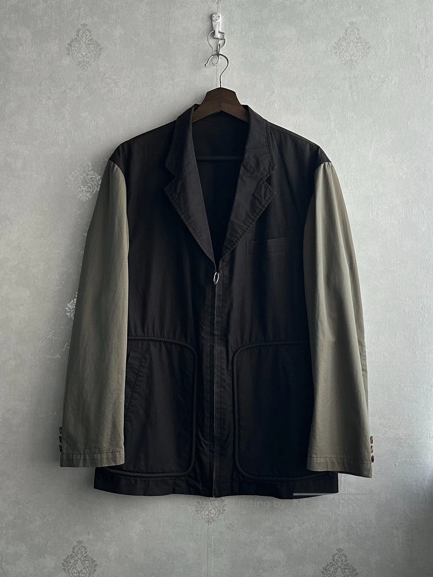 Comme des Garcons Comme des Garcons Man's short-sleeved suit jacket| Size US M / EU 48-50 / 2 - 1 Thumbnail