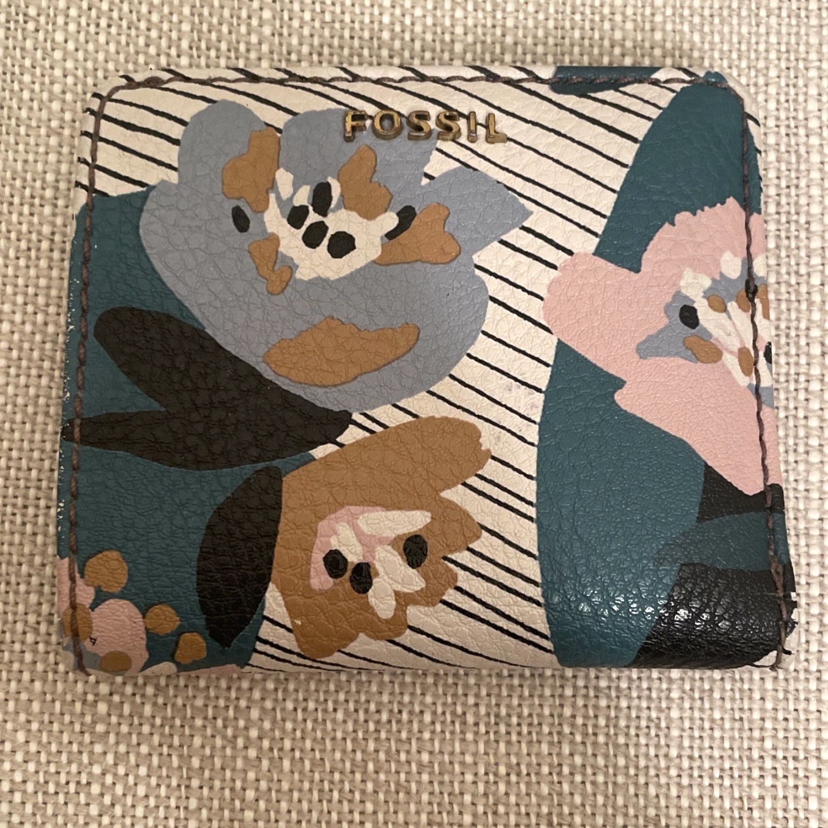 Fossil FOSSIL Wallet Bifold Floral Print Leather Coin Purse Boho Abstract Floral Wallet, Women, Credit Card, Snap Close, Key Ring, Pre-owned, 1 Unit Size ONE SIZE - 2 Thumbnail