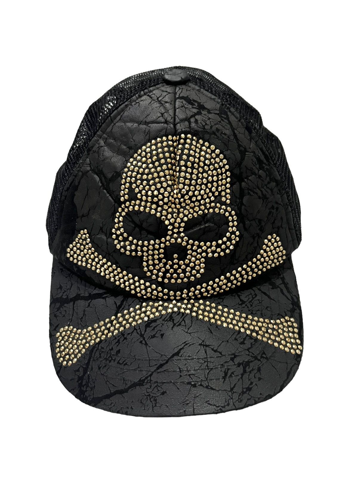 image of Mastermind Japan x Skulls Unknown Skull Trucker Hat Cracked Waxed in Black, Men's
