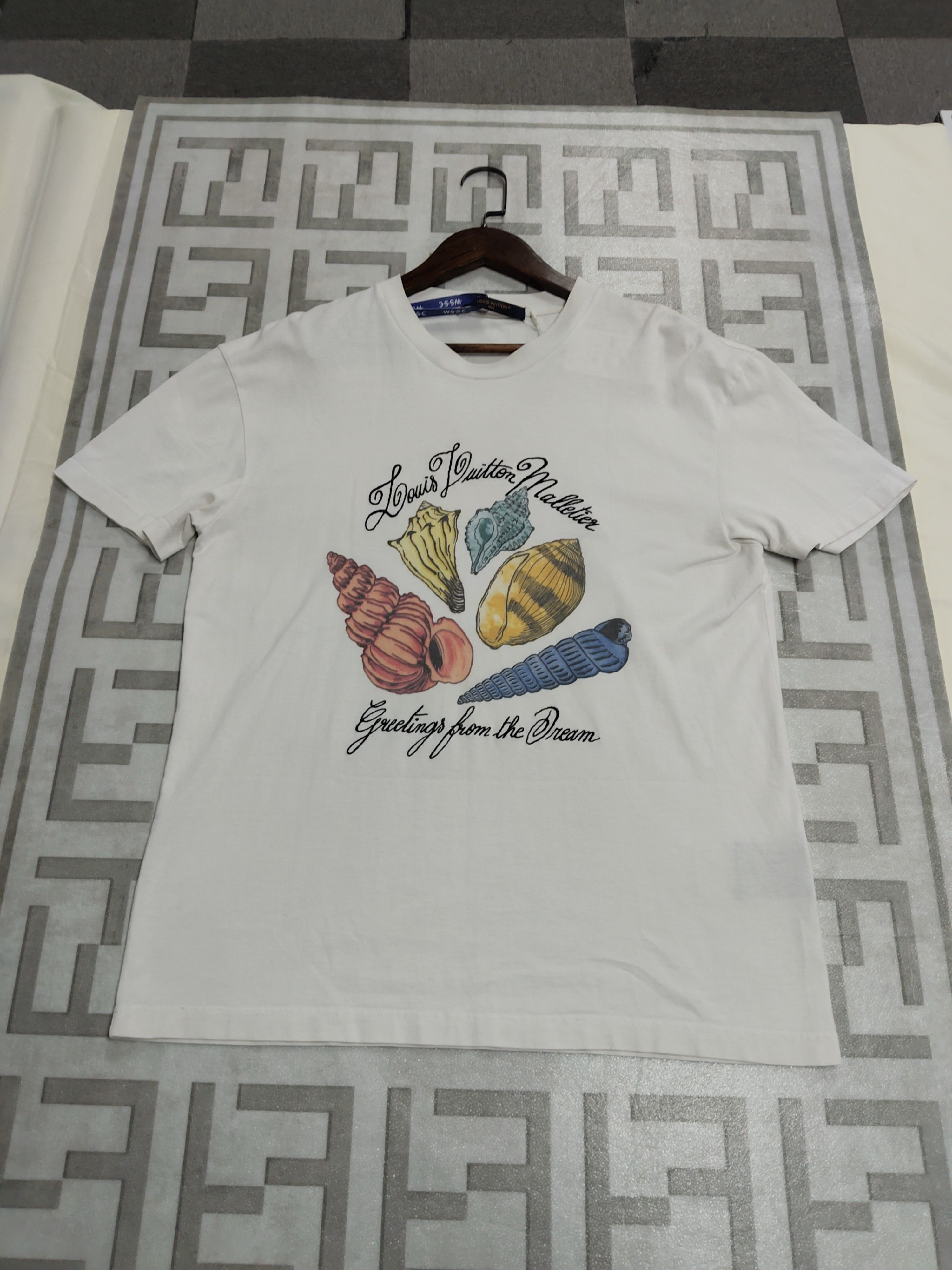 Louis Vuitton Louis Vuitton Seashell Graphic T-Shirt Size M Size US M / EU 48-50 / 2 - 1 Thumbnail